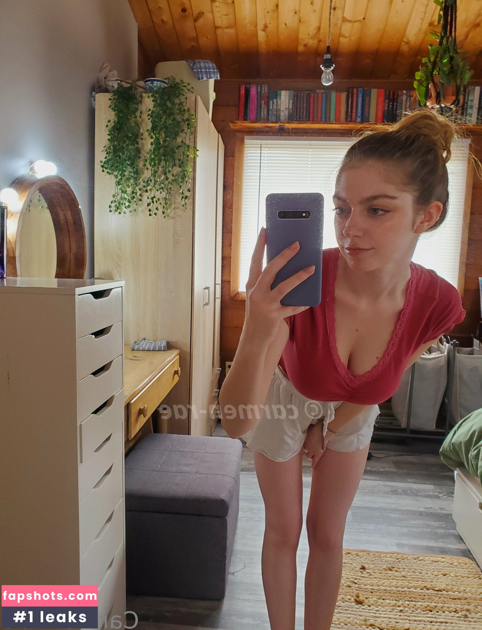 Carmen-Rae gallery photo #431