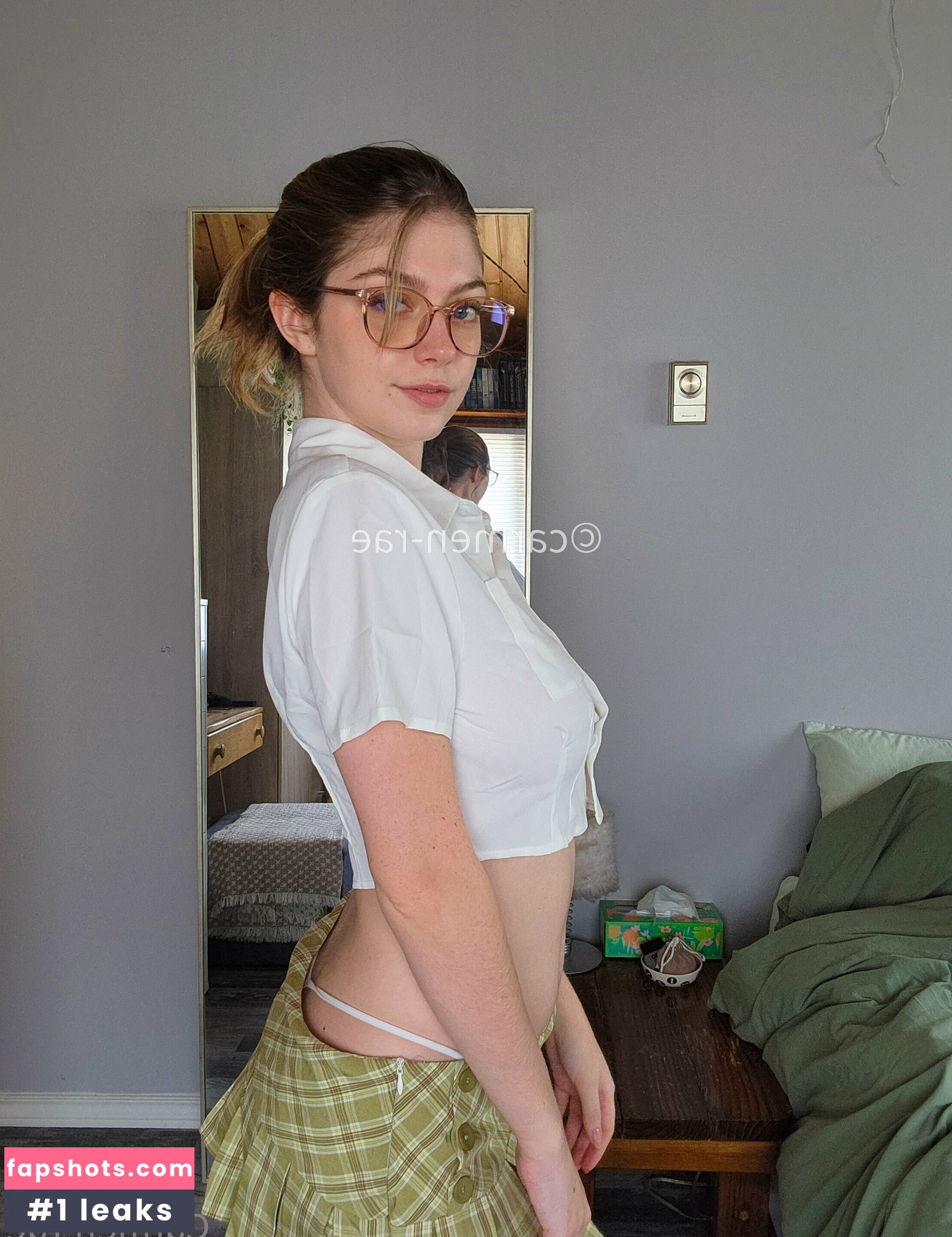 Carmen-Rae gallery photo #8749