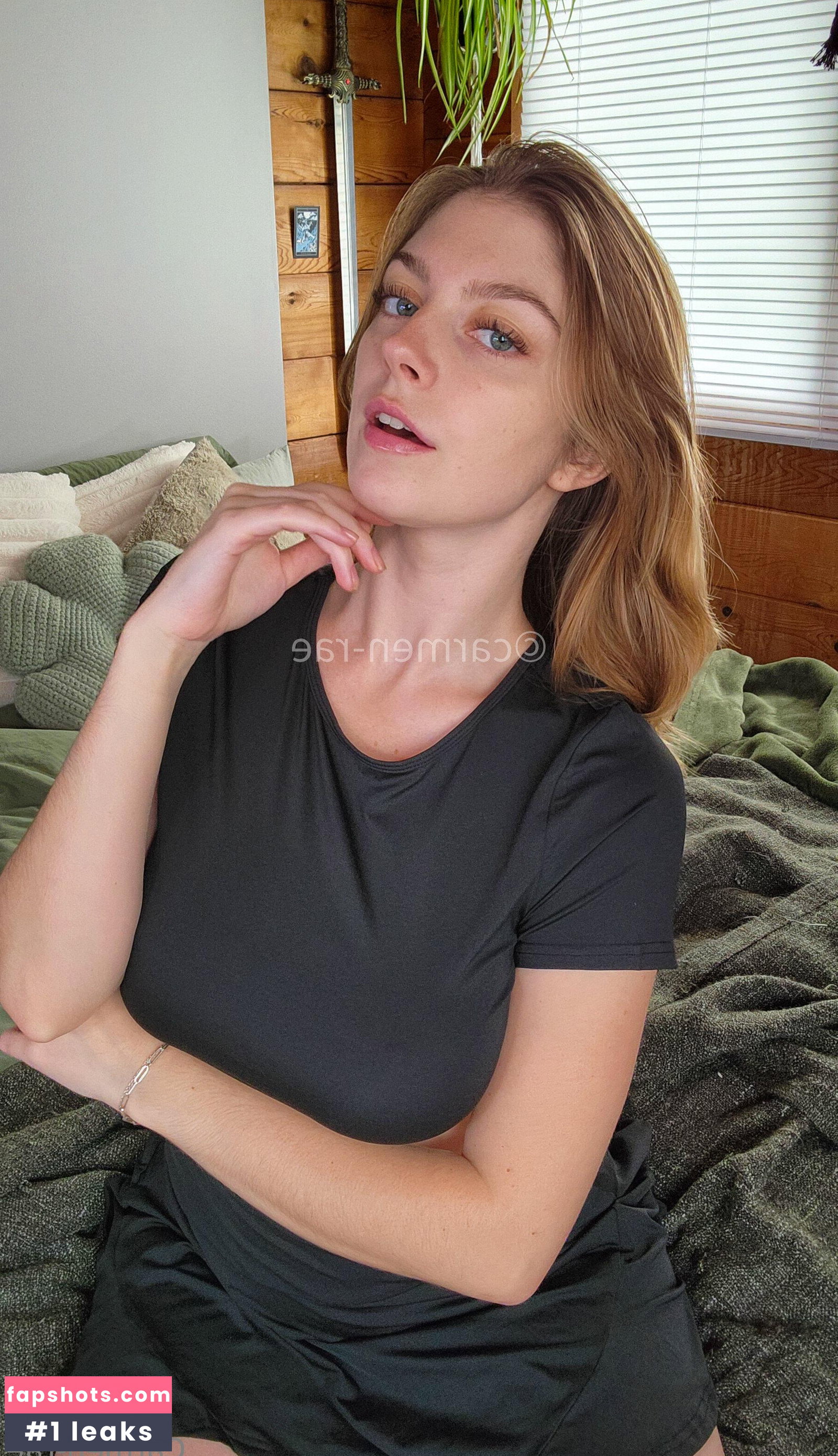 Carmen-Rae gallery photo #5254