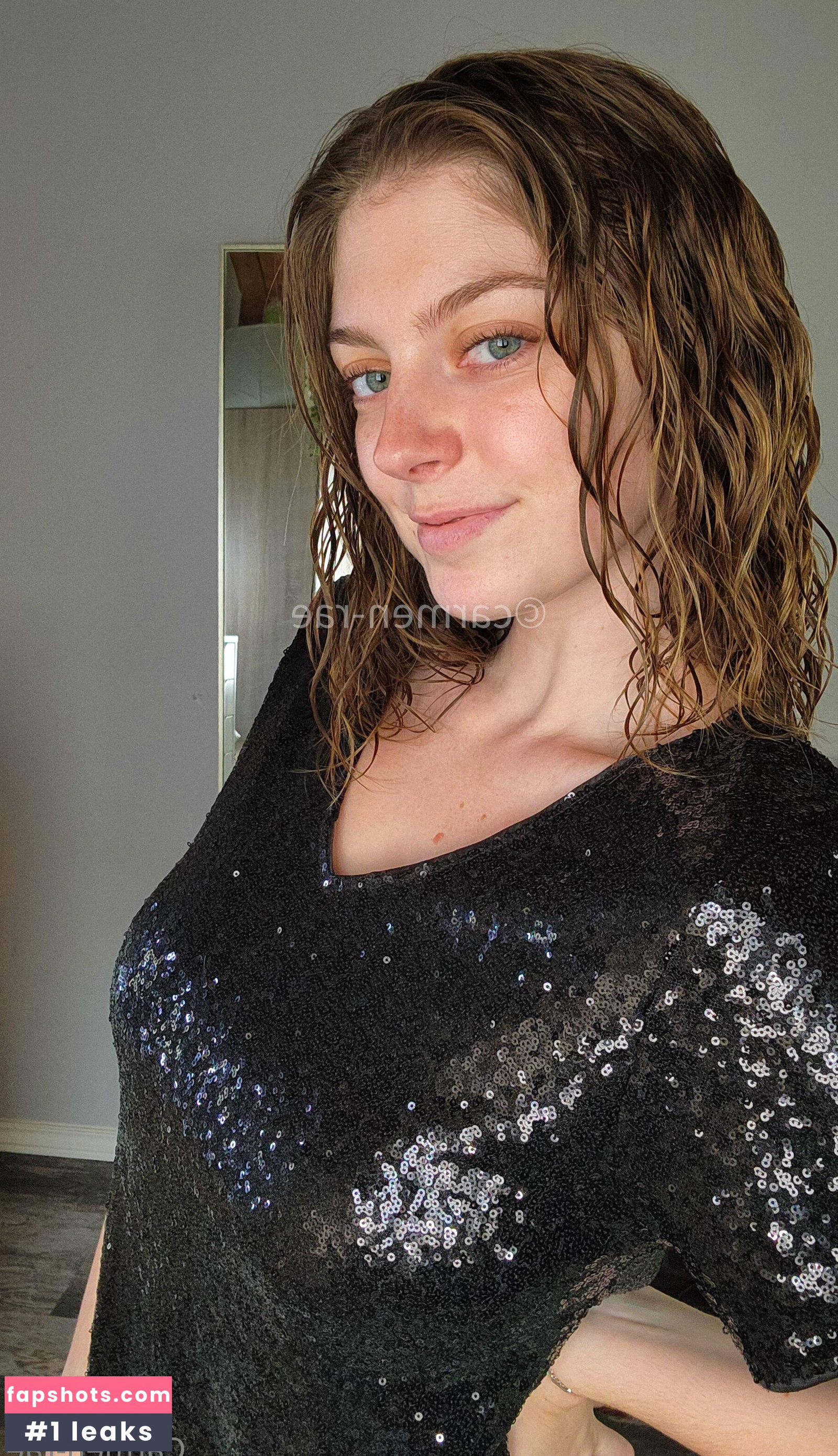 Carmen-Rae gallery photo #696