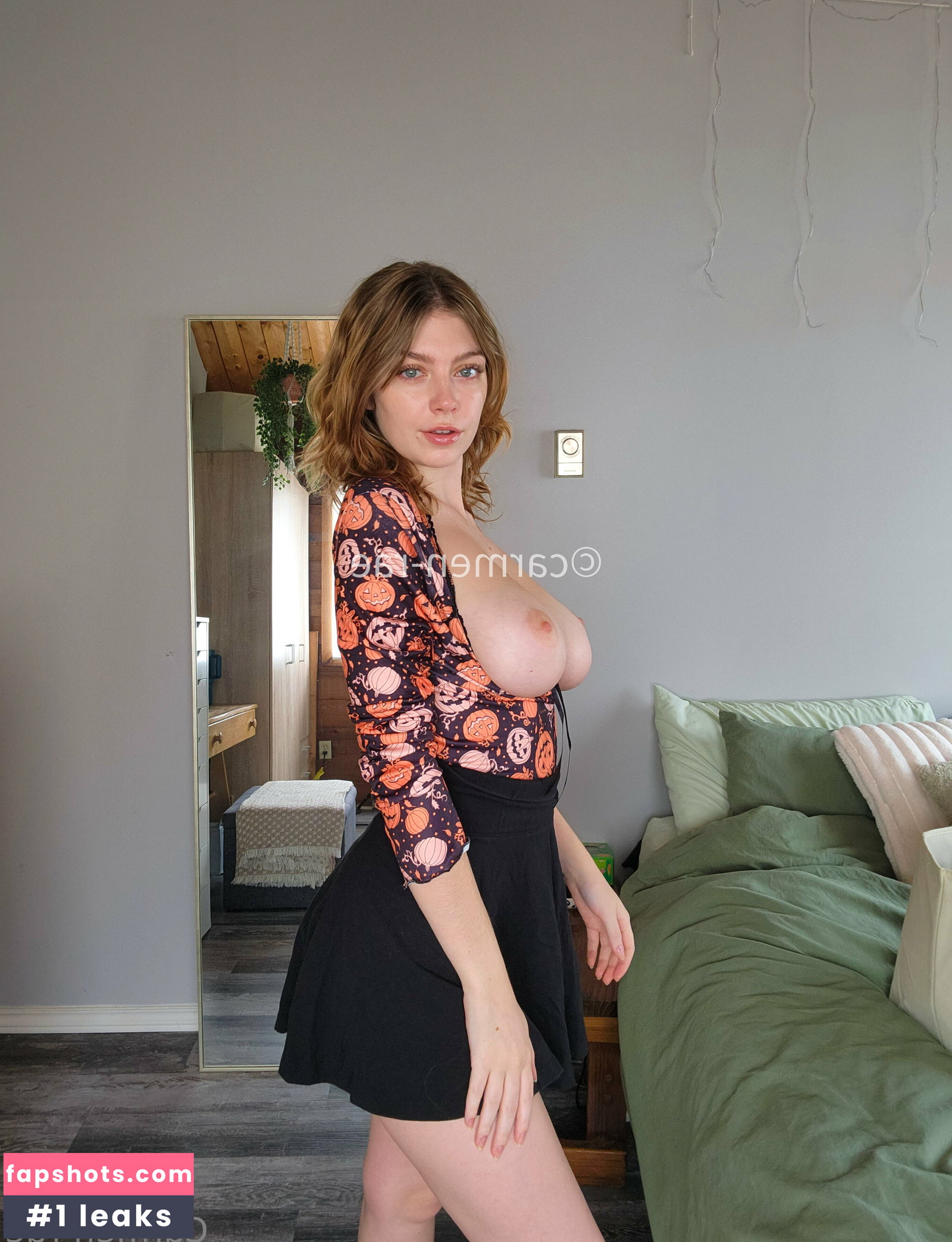 Carmen-Rae gallery photo #2333