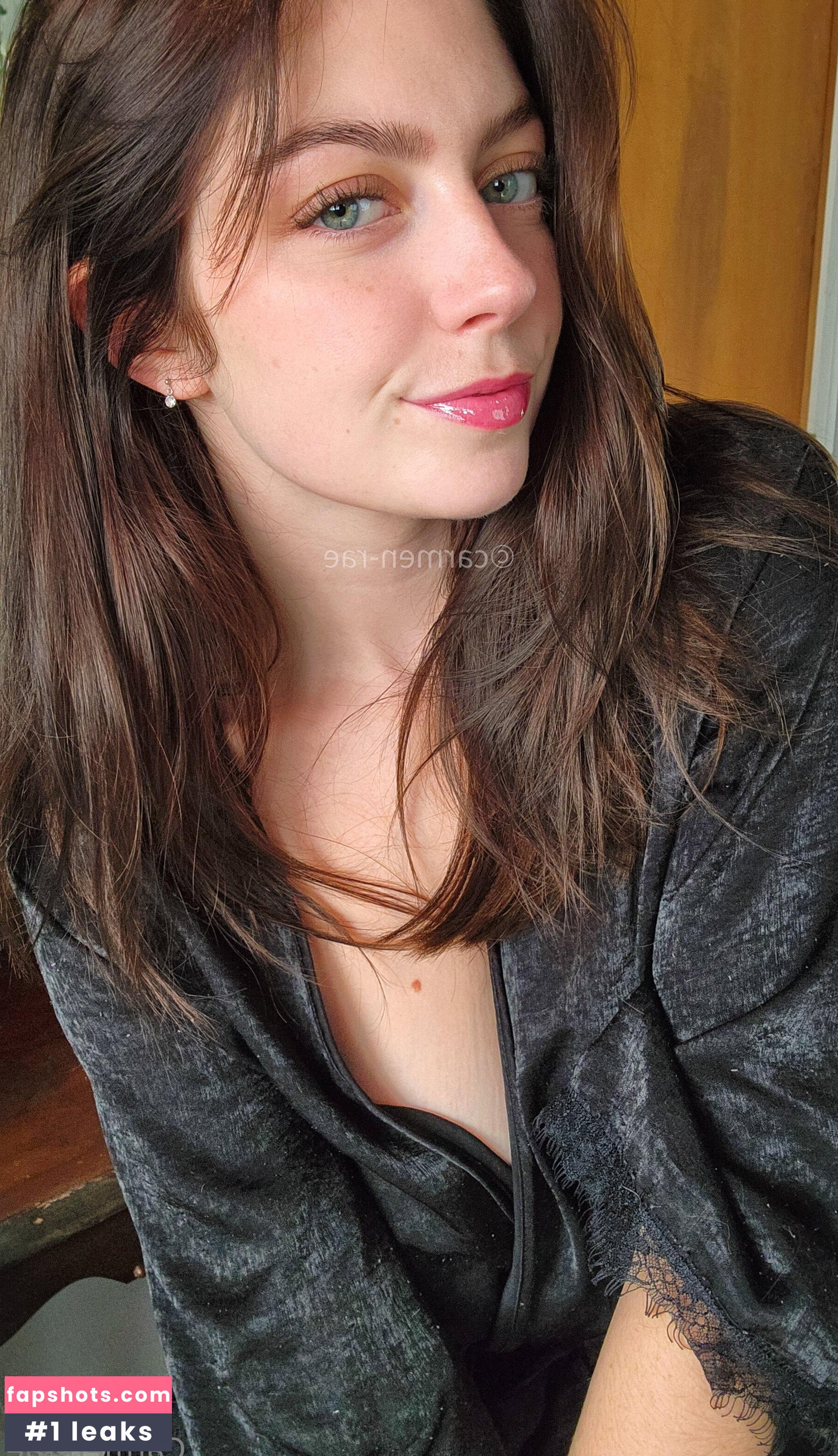 Carmen-Rae gallery photo #5581