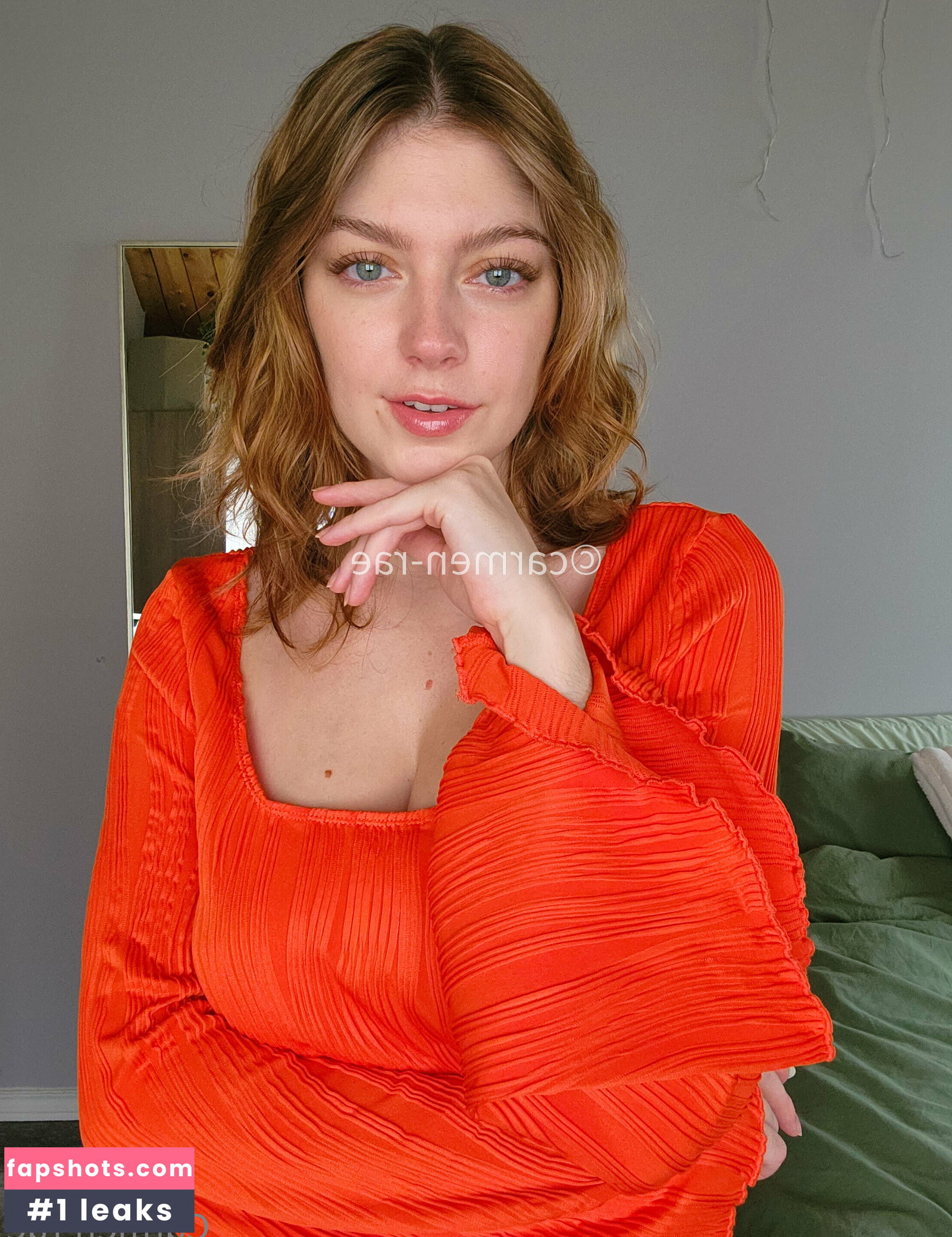 Carmen-Rae gallery photo #3039