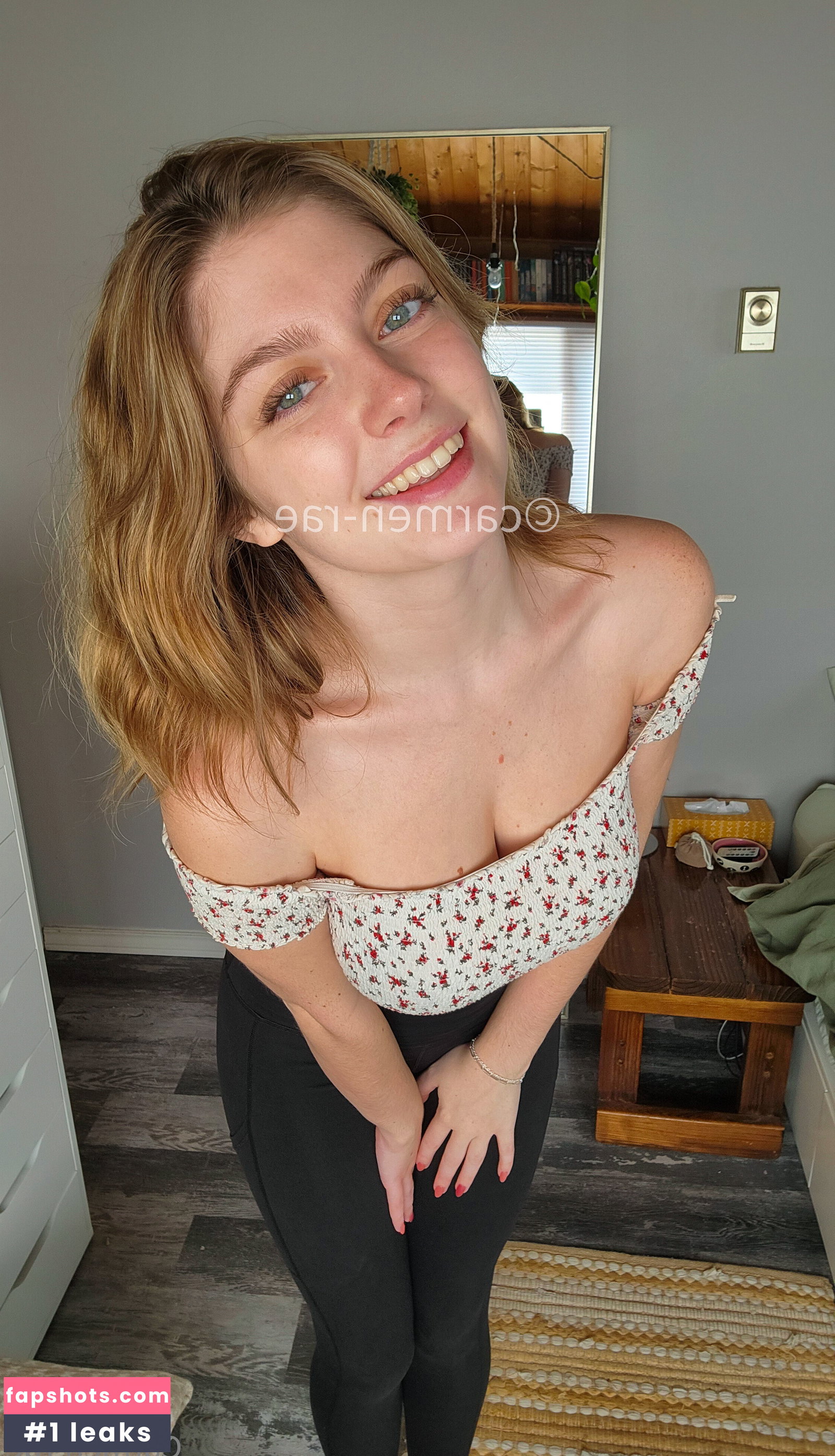 Carmen-Rae gallery photo #5115