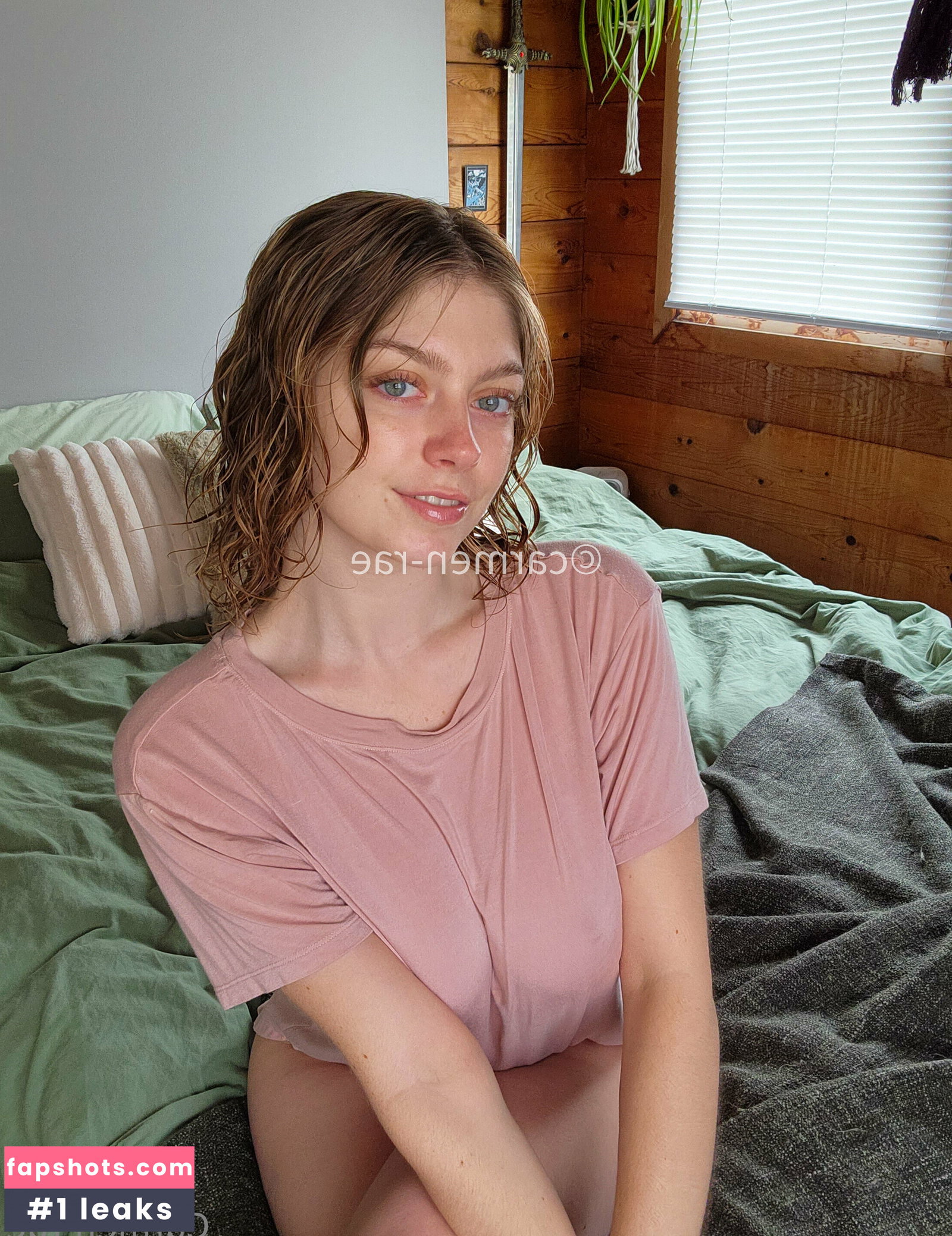 Carmen-Rae gallery photo #9767