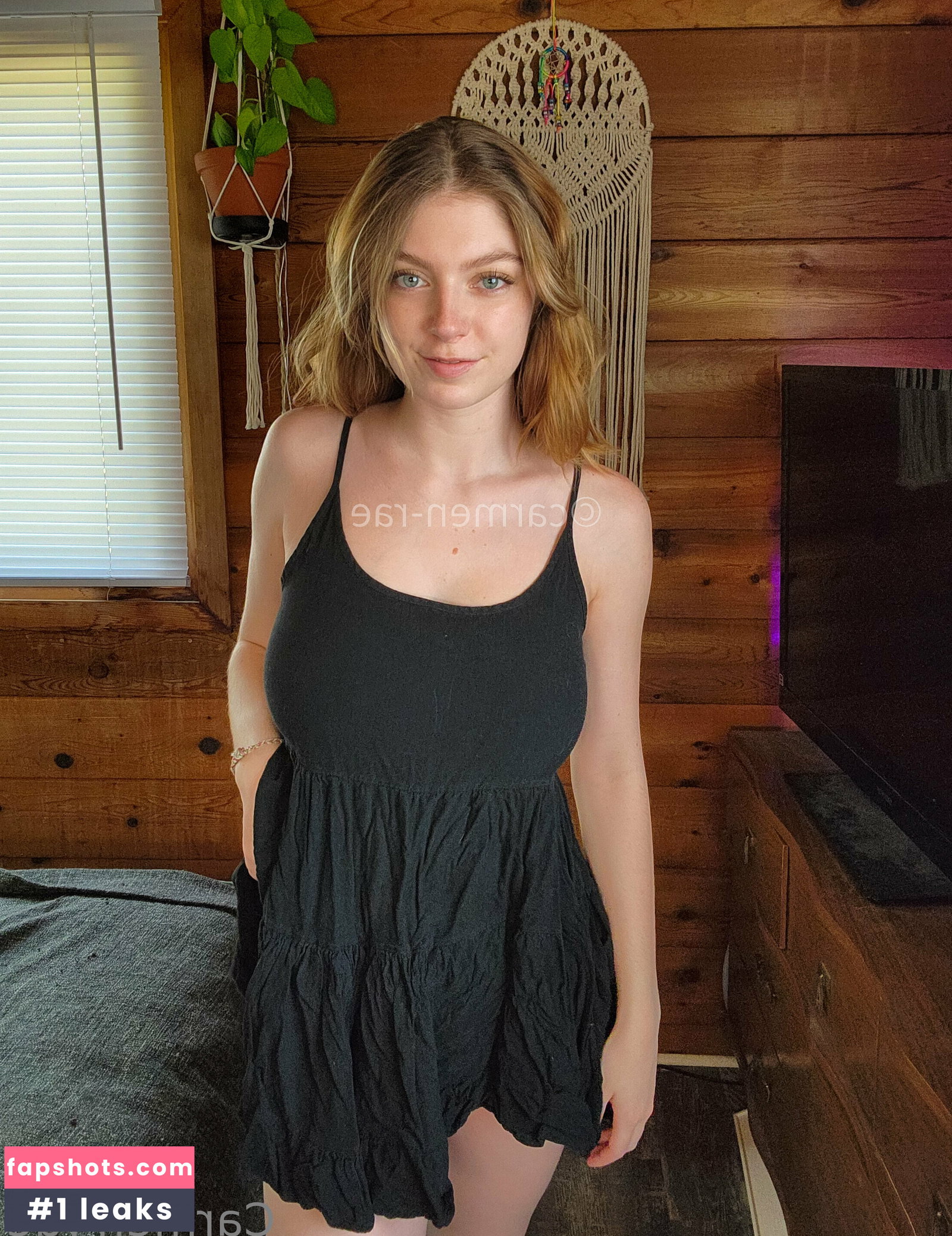 Carmen-Rae gallery photo #6067