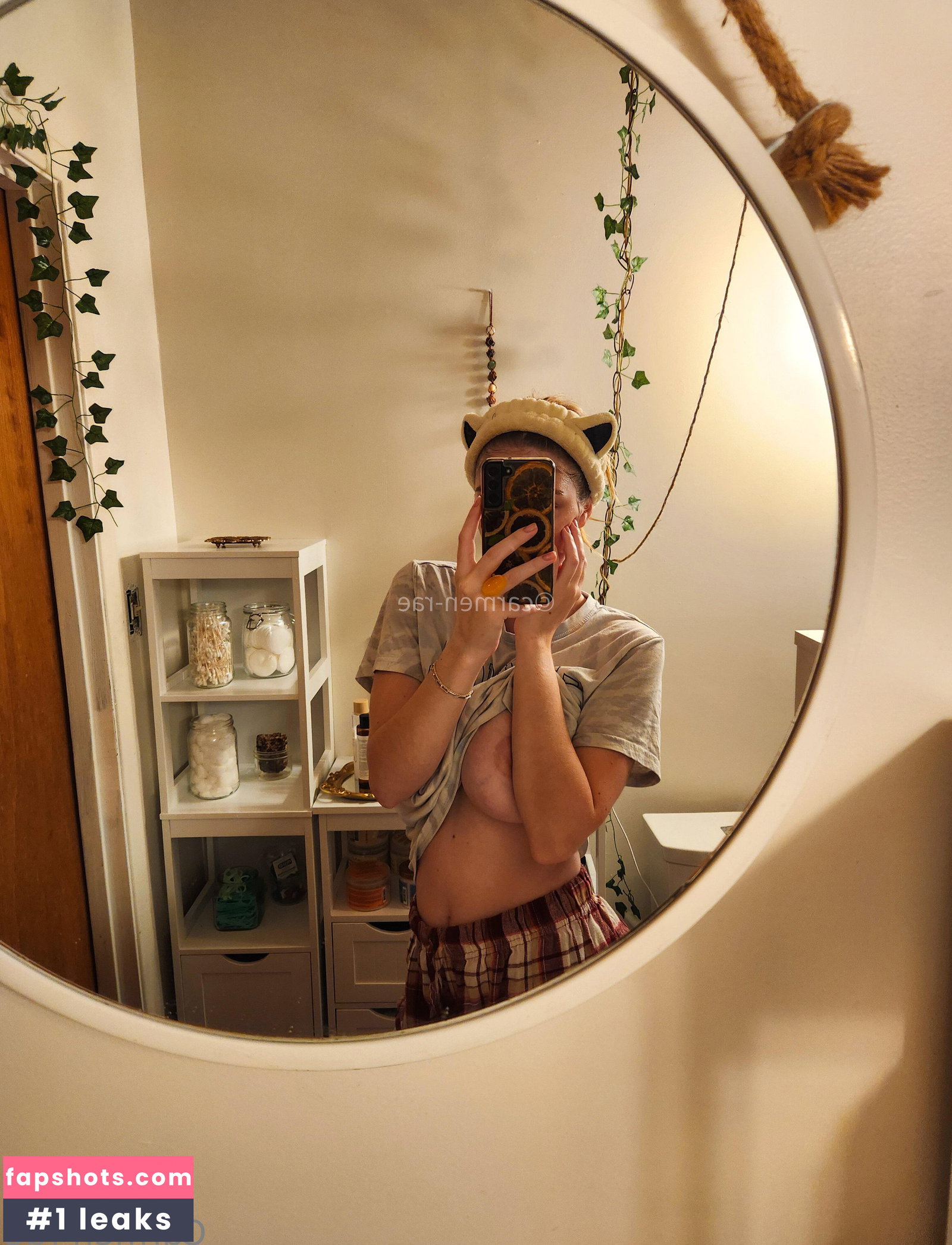 Carmen-Rae gallery photo #4456