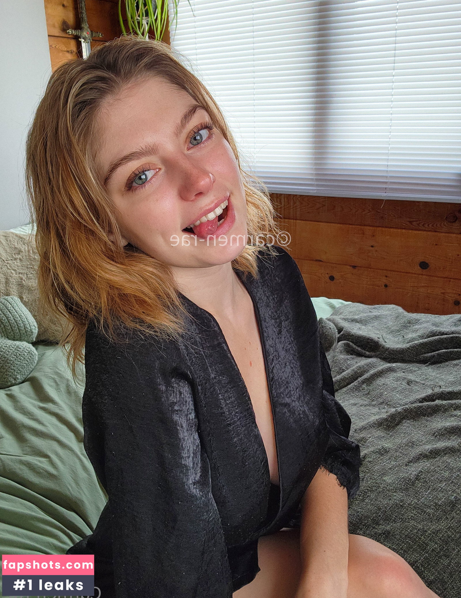 Carmen-Rae gallery photo #7436
