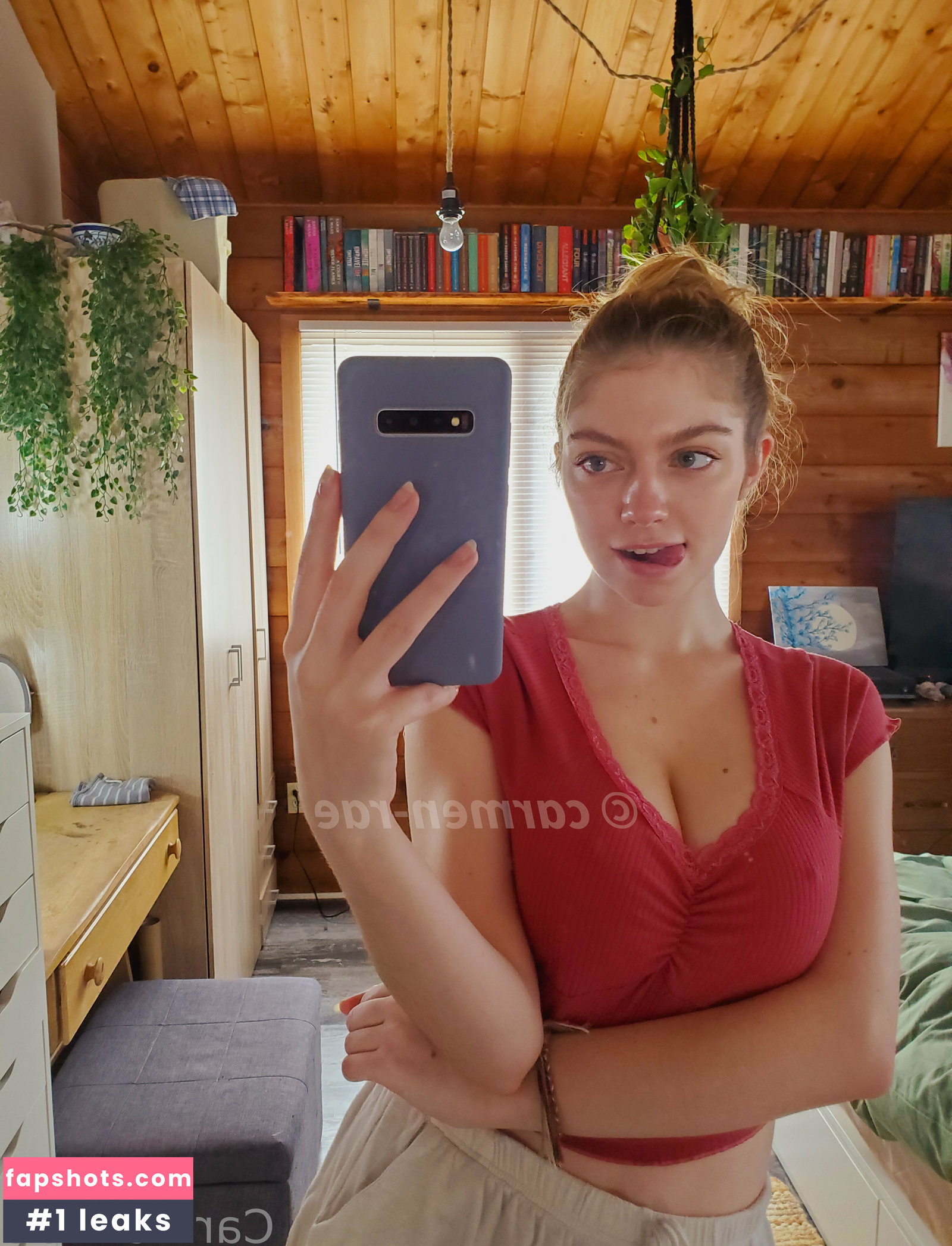 Carmen-Rae gallery photo #6336