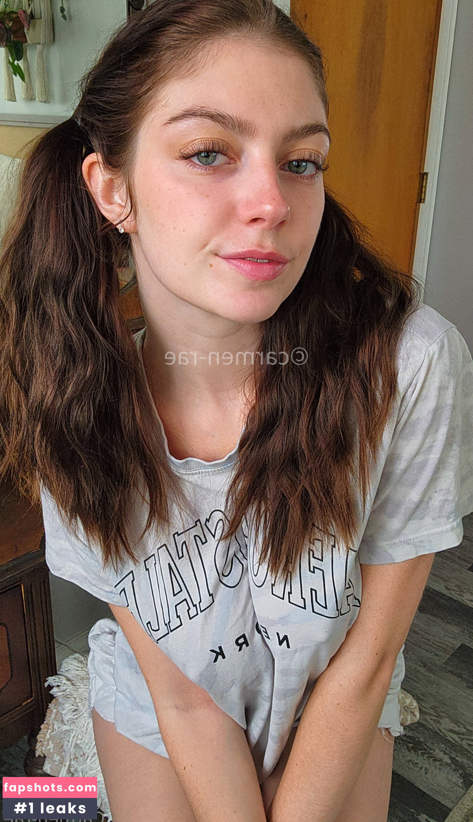 Carmen-Rae gallery photo #2430