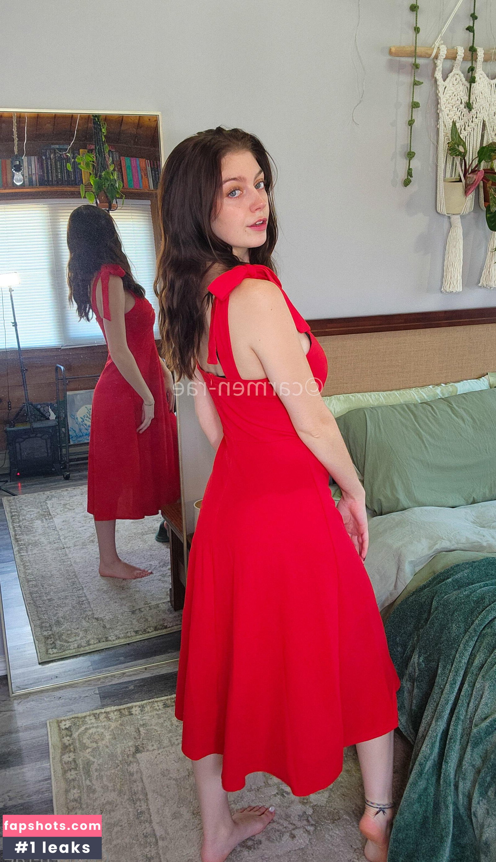 Carmen-Rae gallery photo #7298