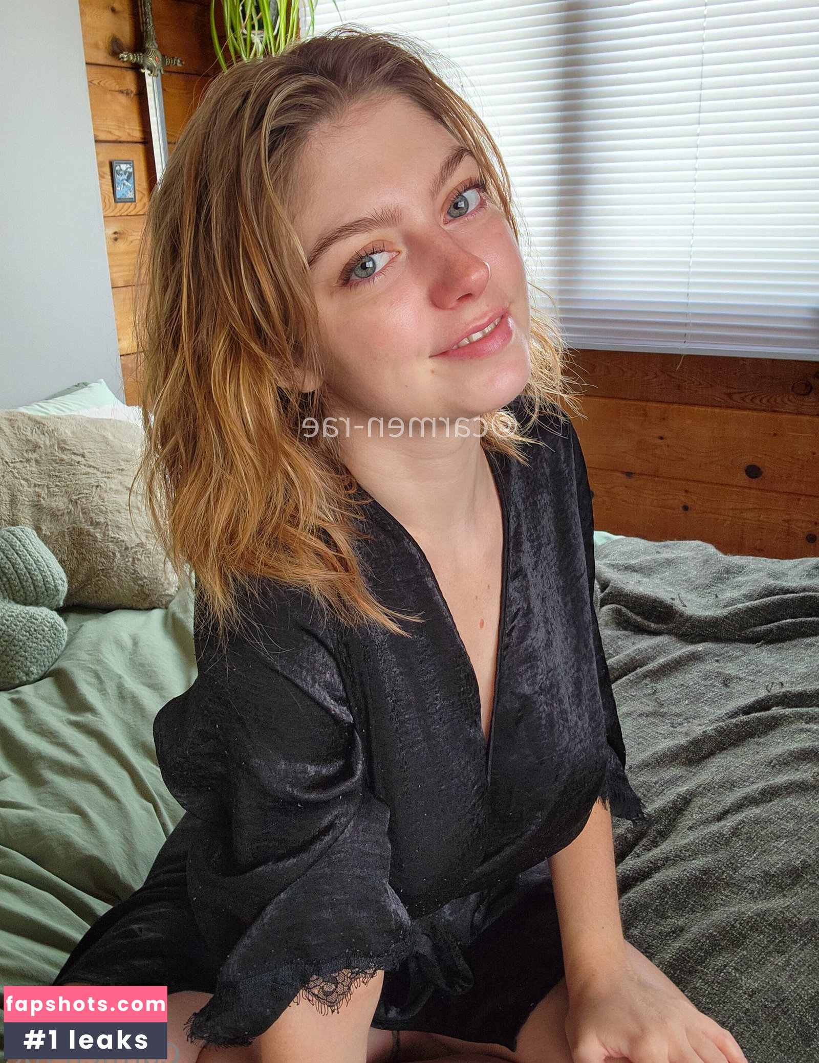 Carmen-Rae gallery photo #5557