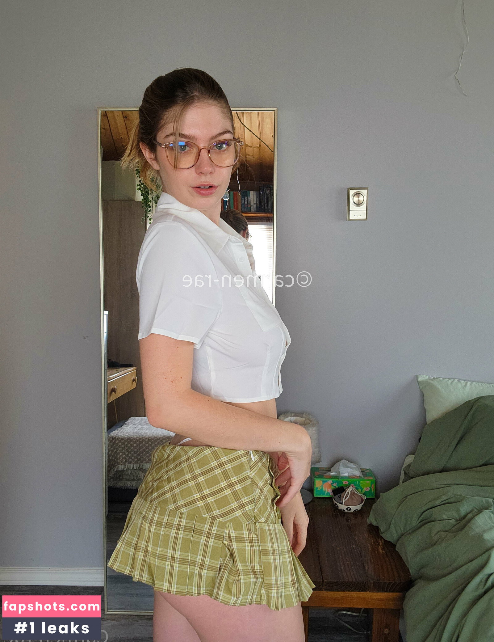 Carmen-Rae gallery photo #5130