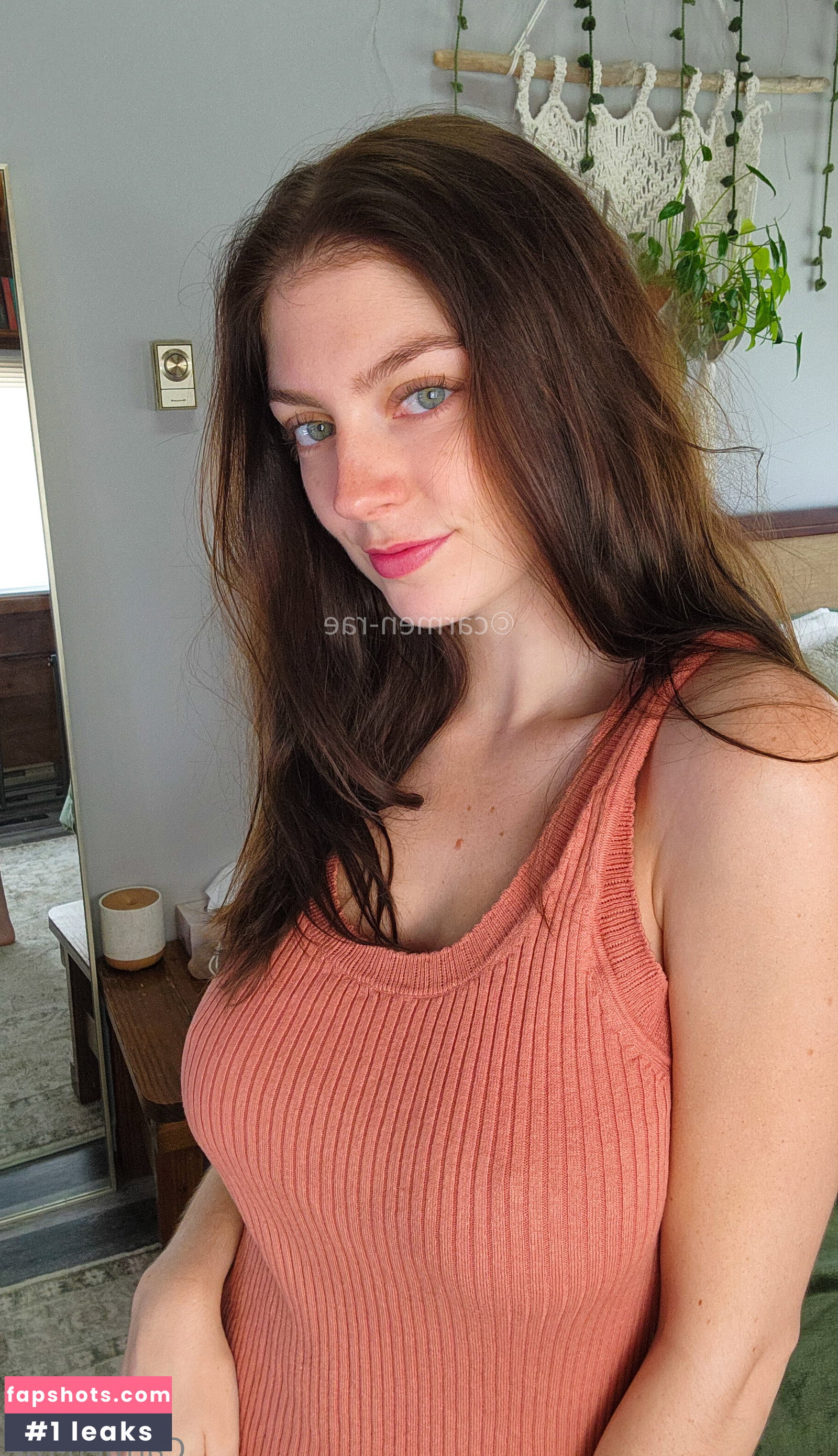 Carmen-Rae gallery photo #709