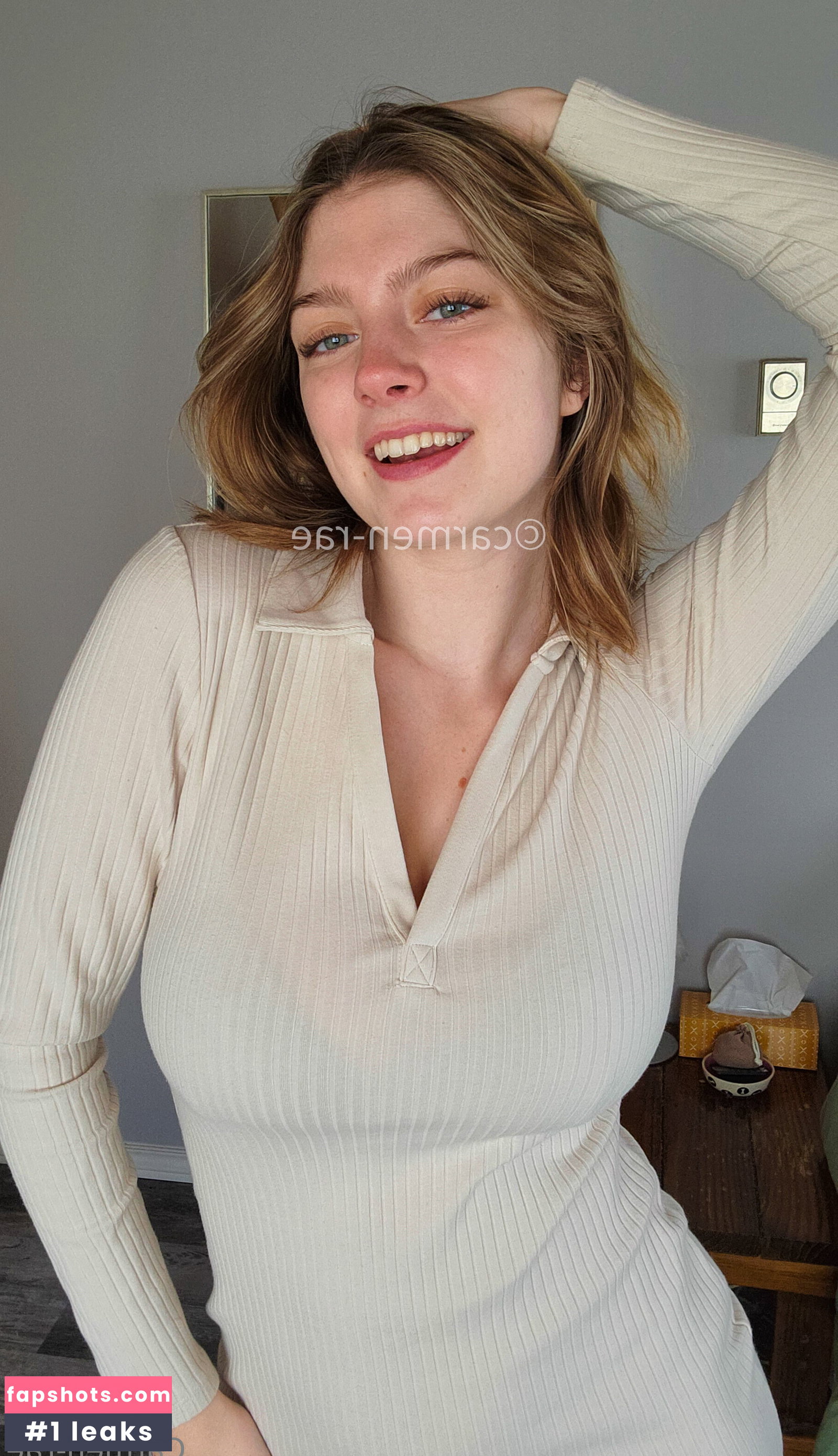 Carmen-Rae gallery photo #8678