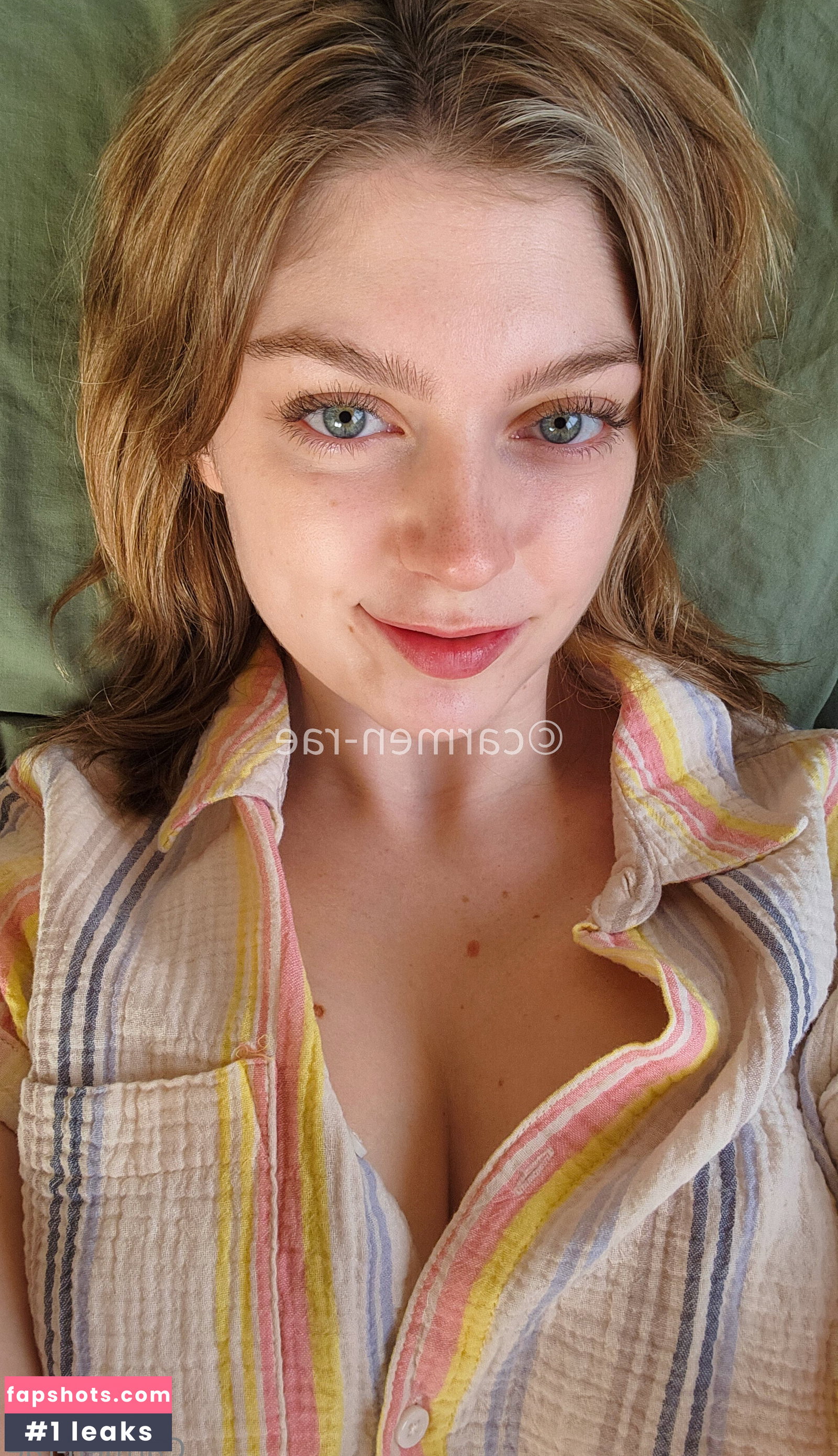 Carmen-Rae gallery photo #6392