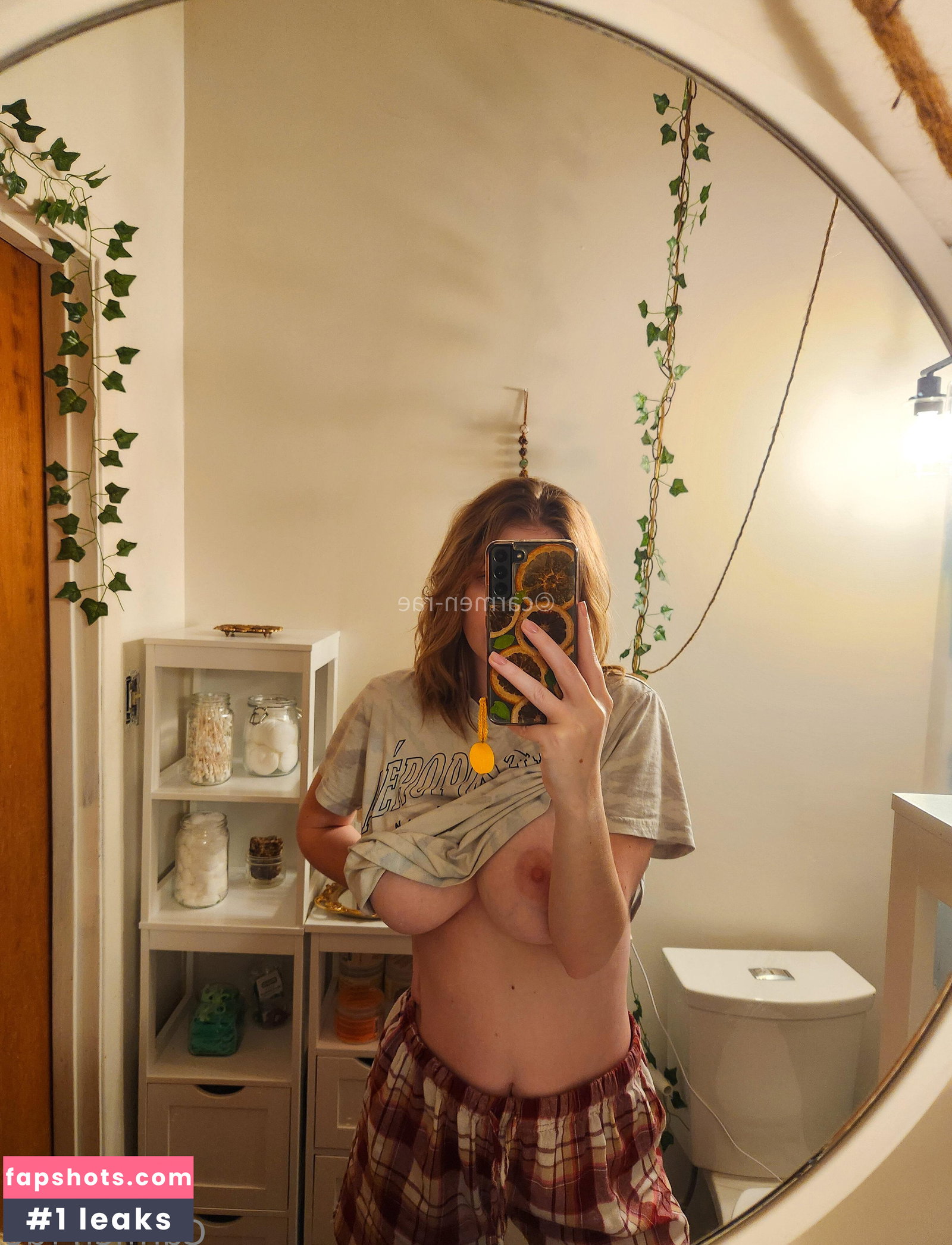 Carmen-Rae gallery photo #3100