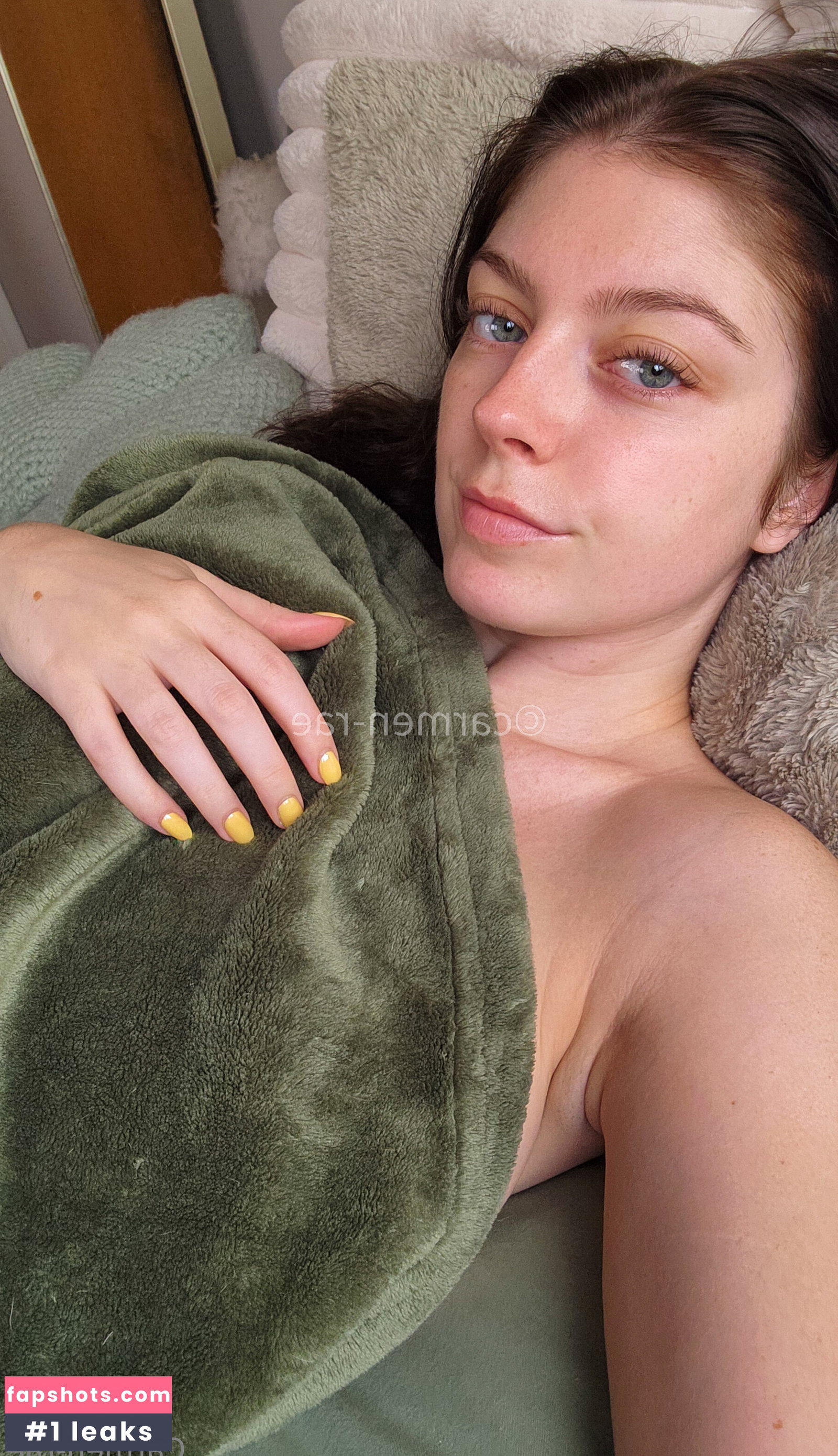 Carmen-Rae gallery photo #113