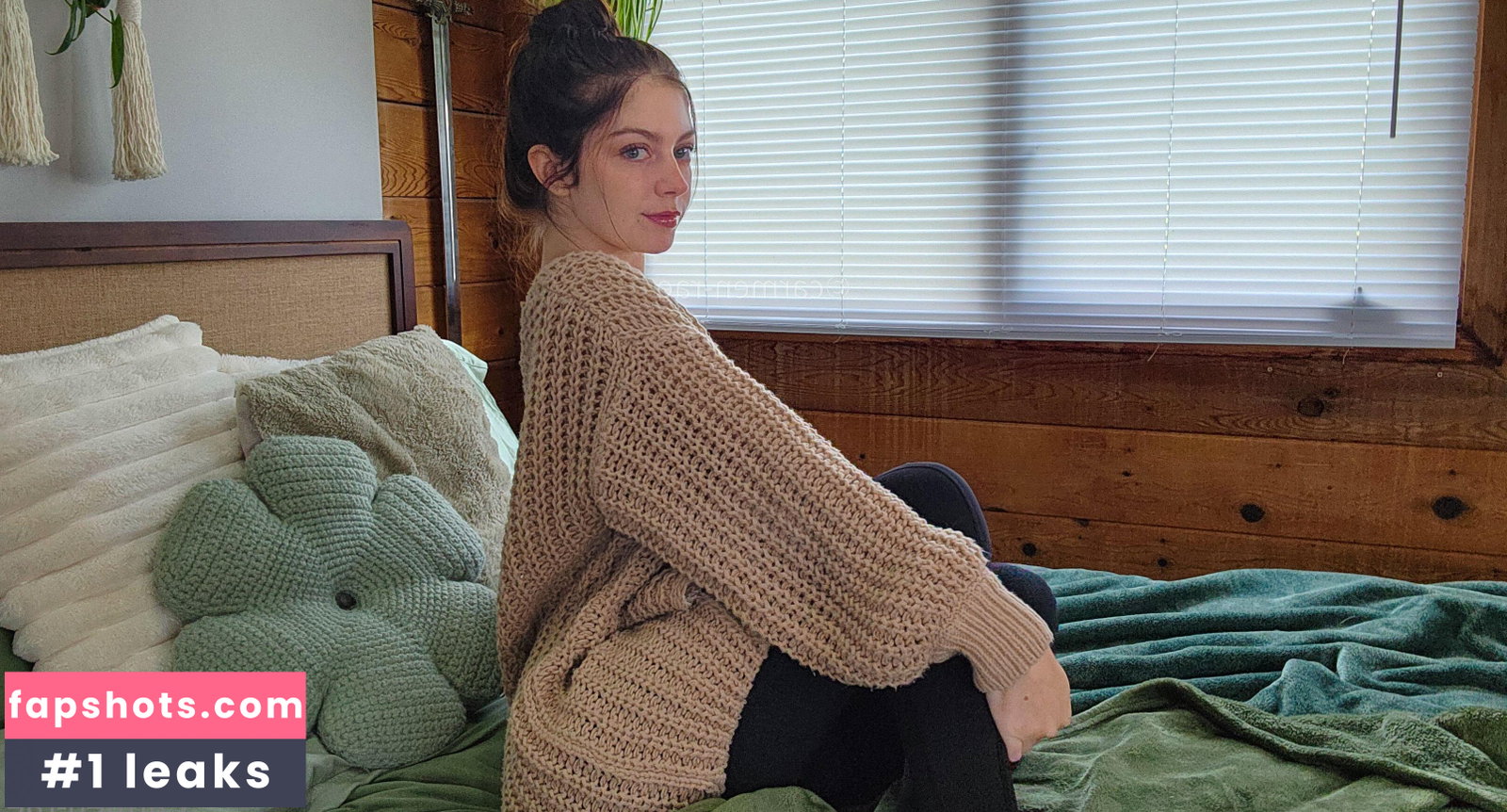 Carmen-Rae gallery photo #6787