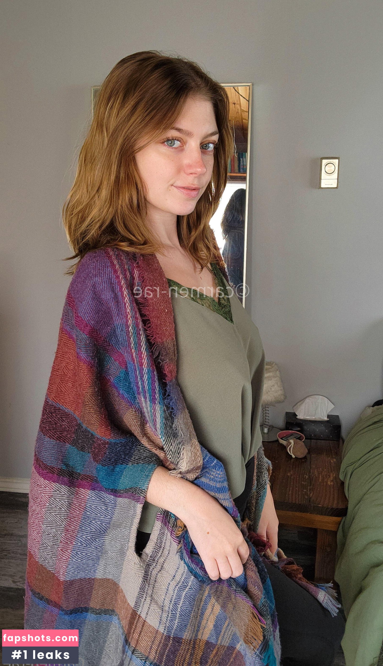 Carmen-Rae gallery photo #8218