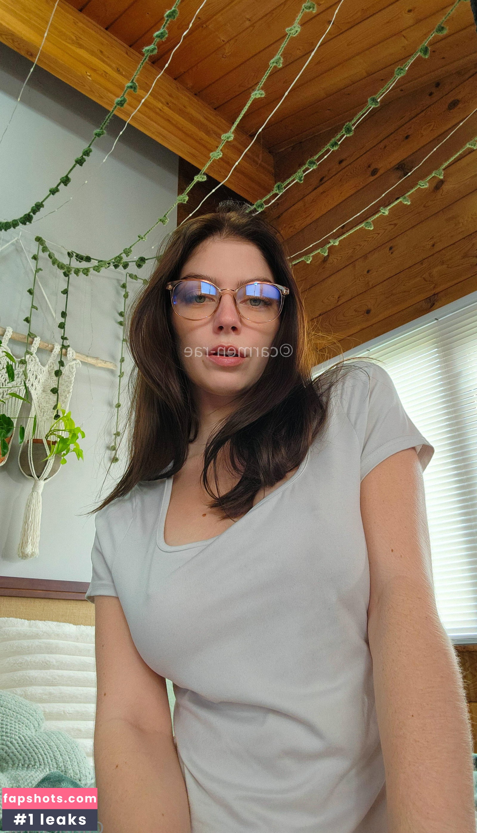 Carmen-Rae gallery photo #107