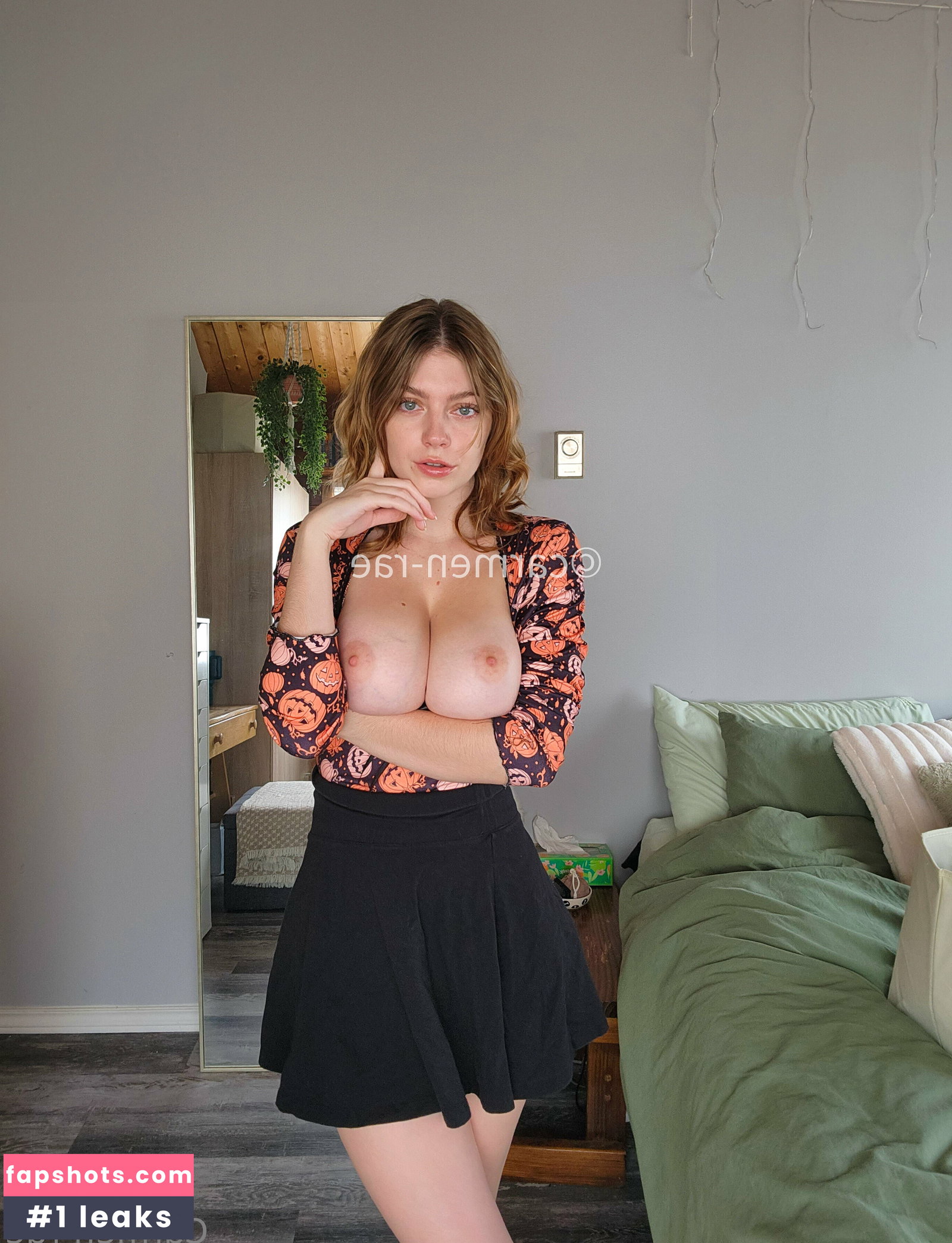 Carmen-Rae gallery photo #9049