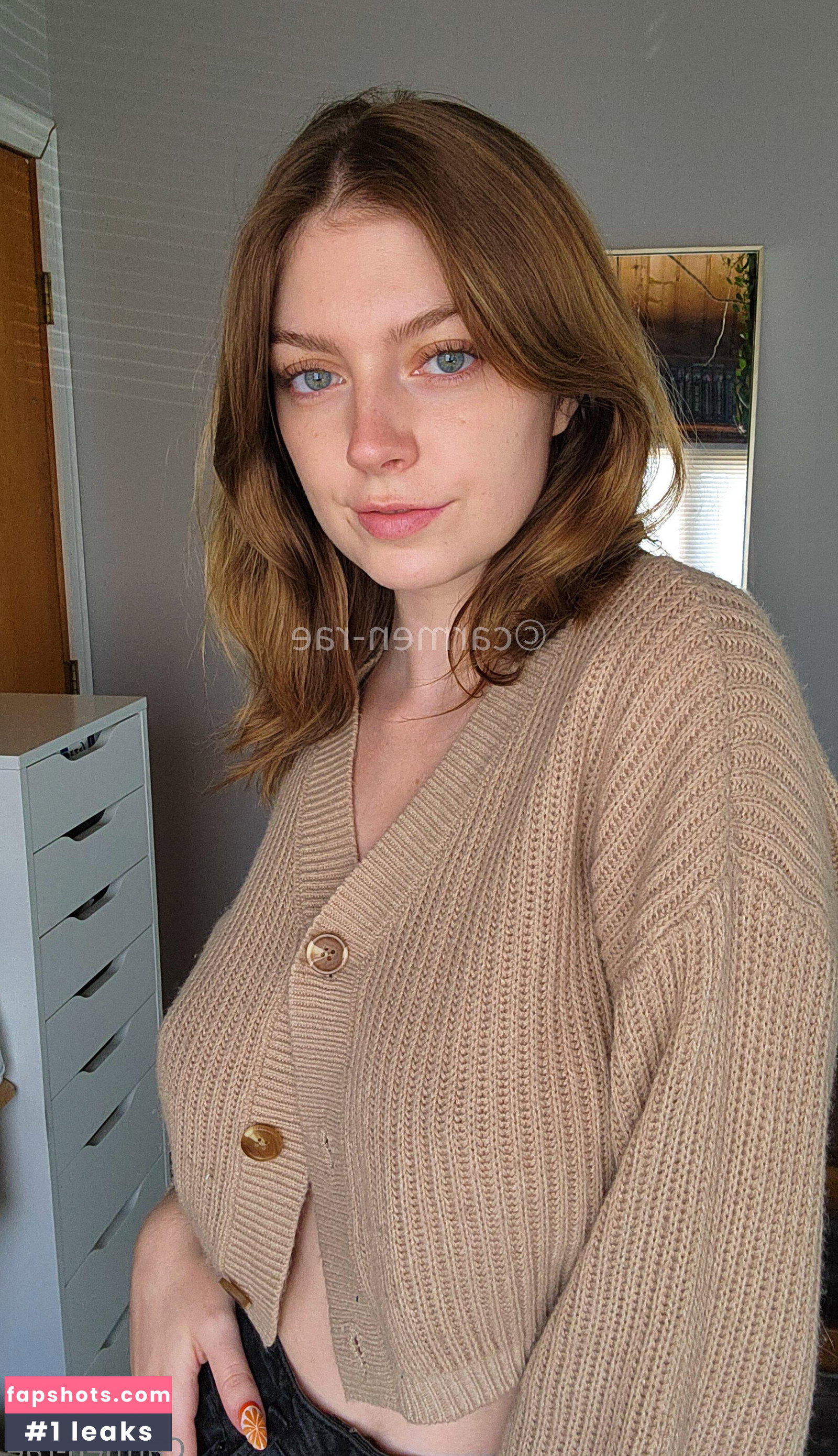 Carmen-Rae gallery photo #4824