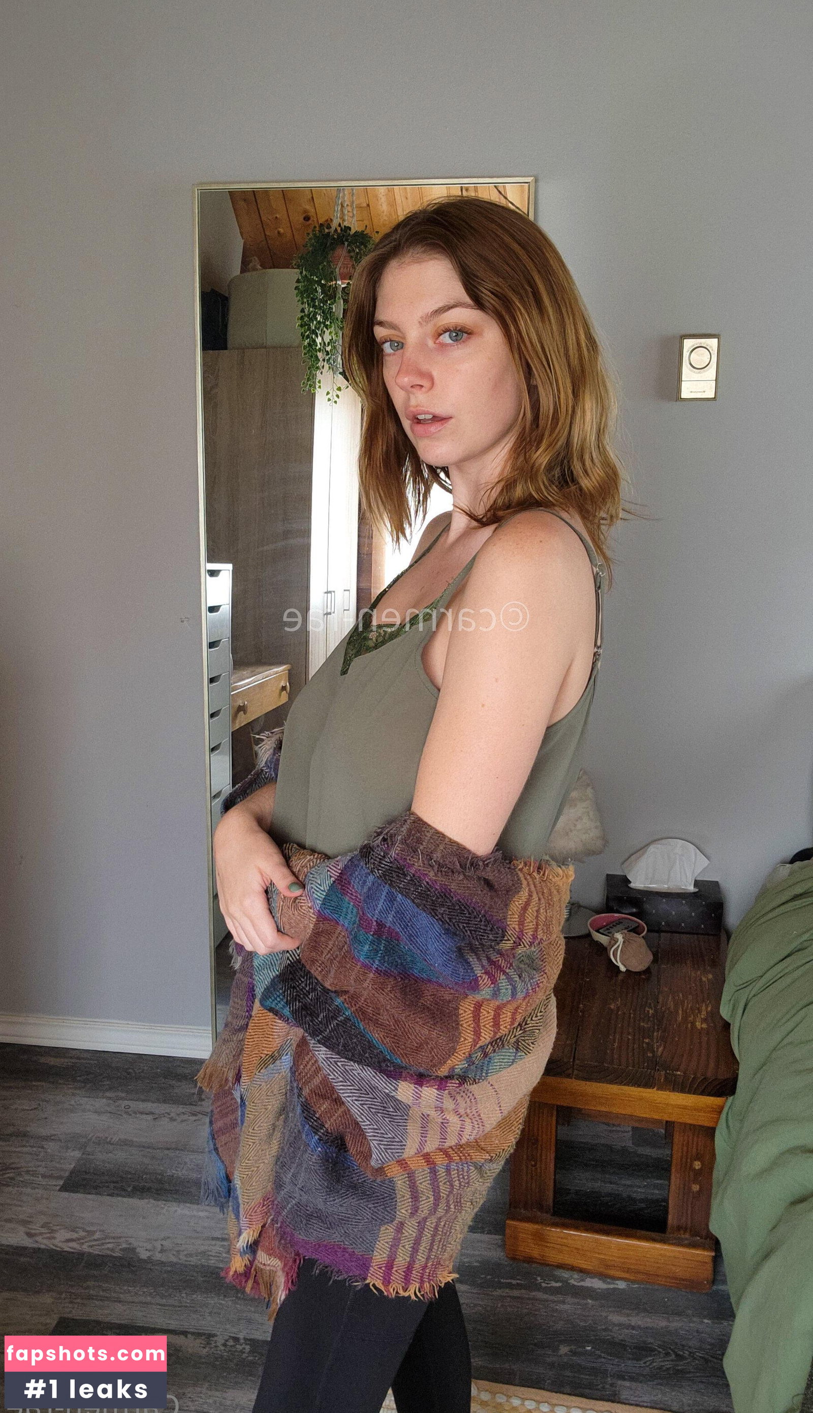 Carmen-Rae gallery photo #9077