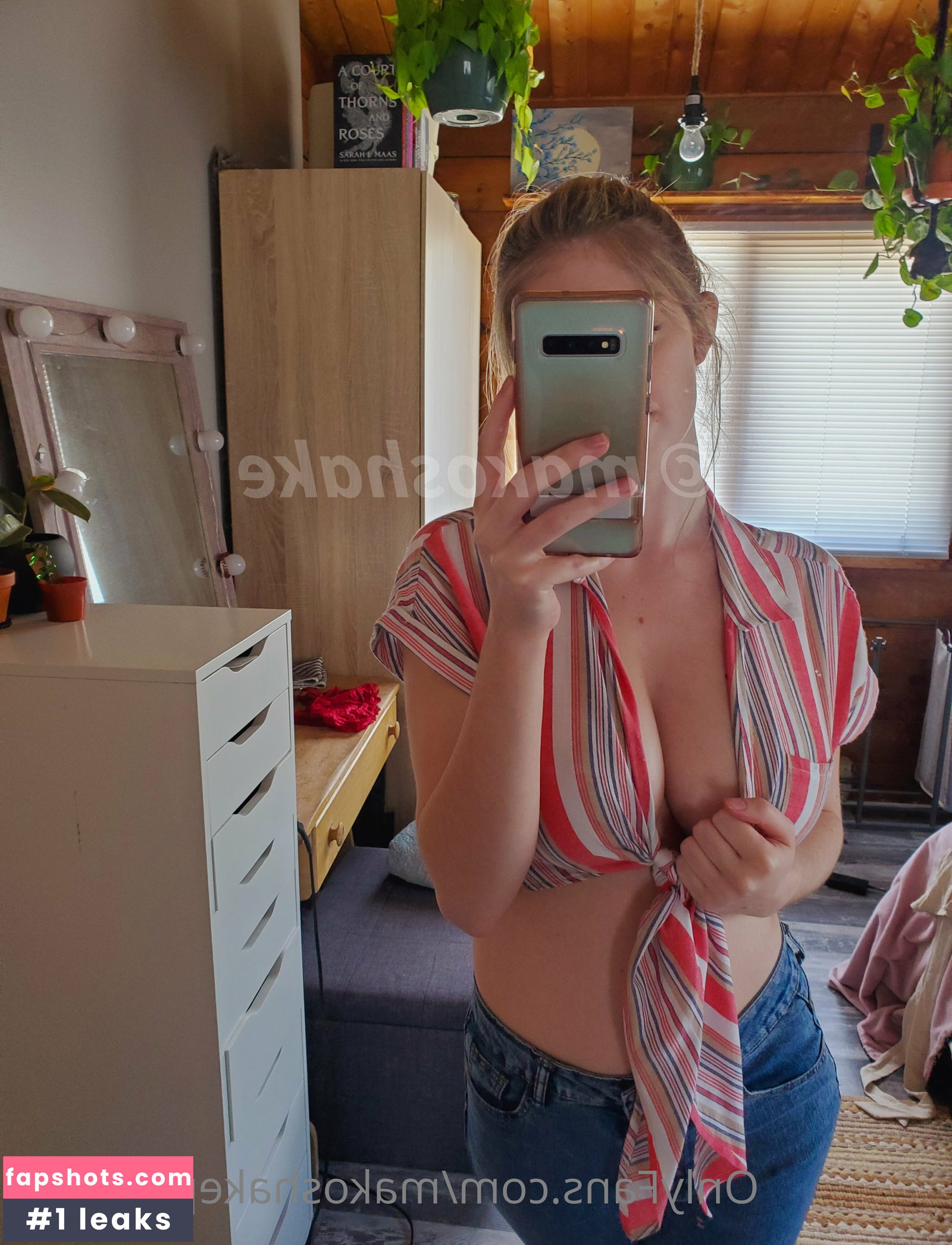 Carmen-Rae gallery photo #4059
