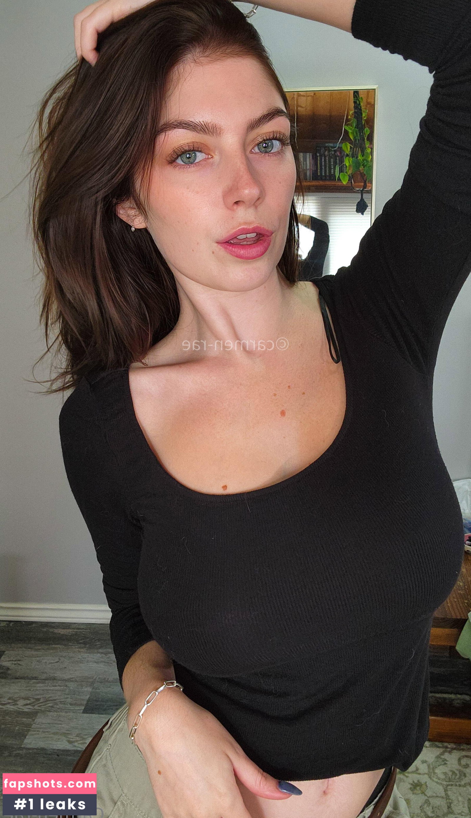 Carmen-Rae gallery photo #10125