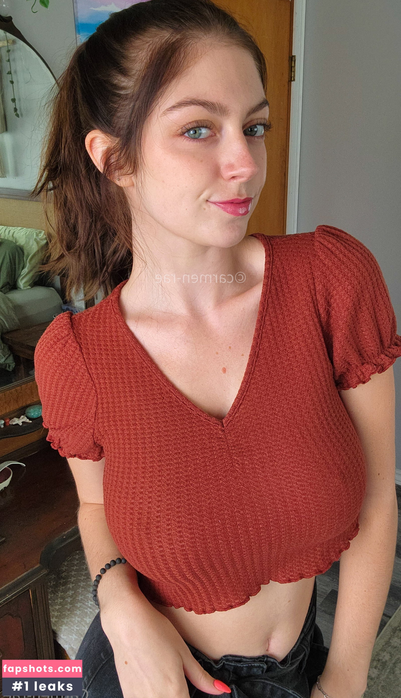 Carmen-Rae gallery photo #1699