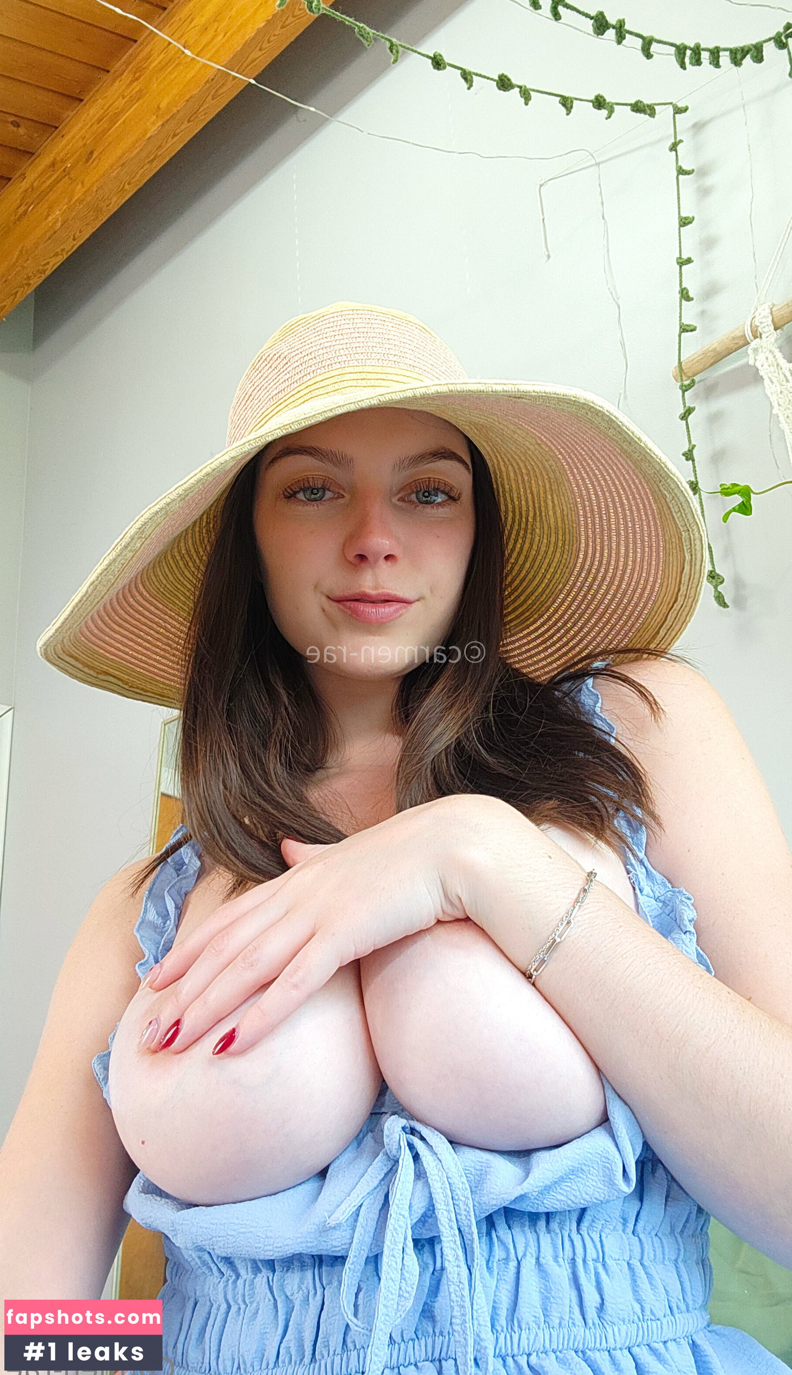 Carmen-Rae gallery photo #2287