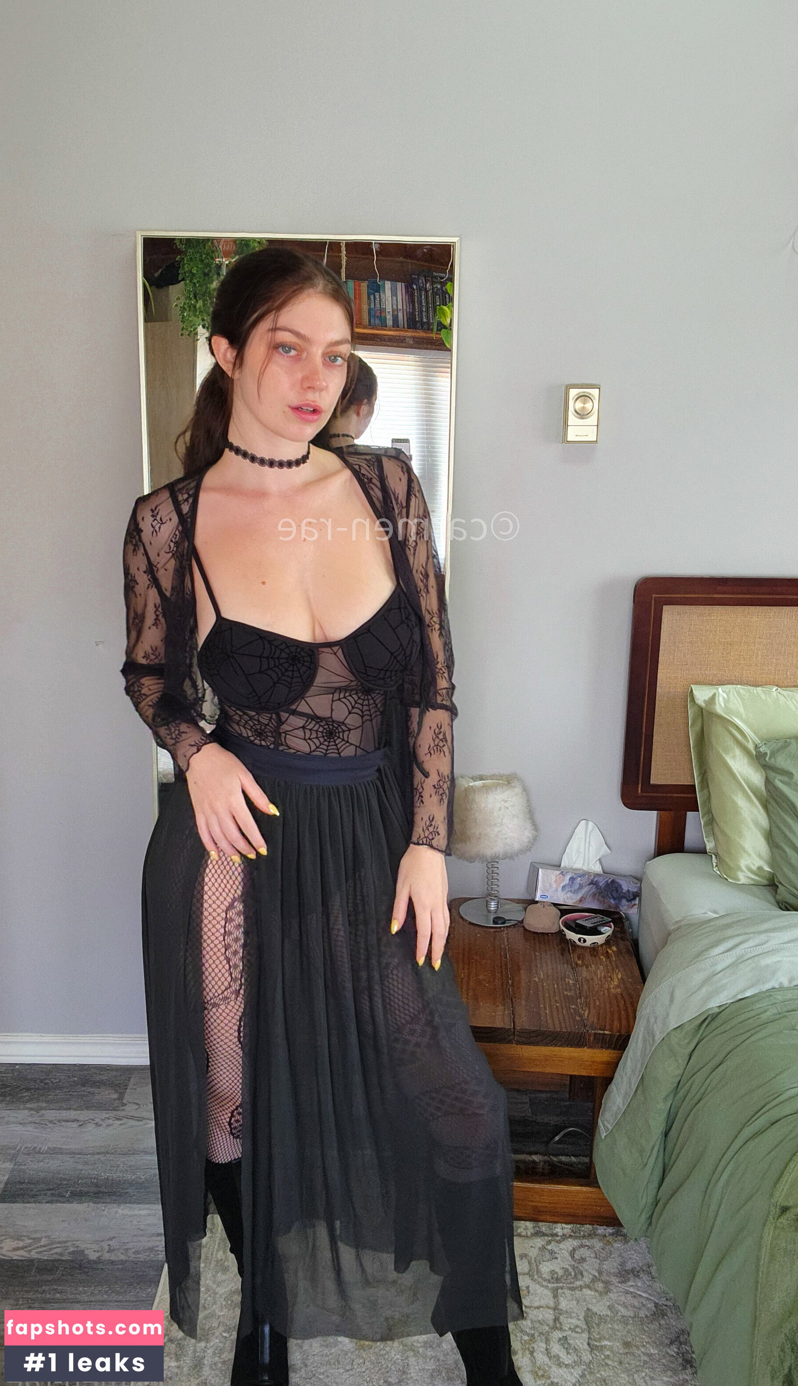 Carmen-Rae gallery photo #8350