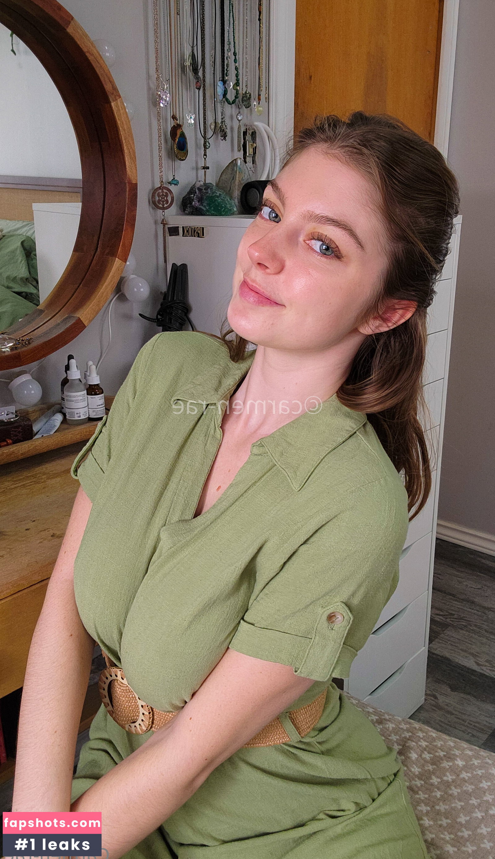 Carmen-Rae gallery photo #4661