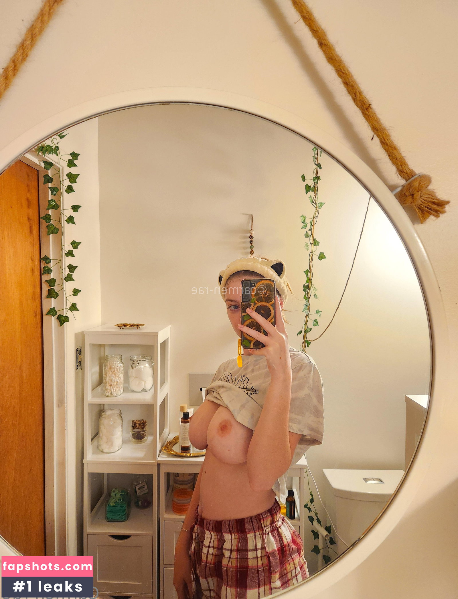 Carmen-Rae gallery photo #3847