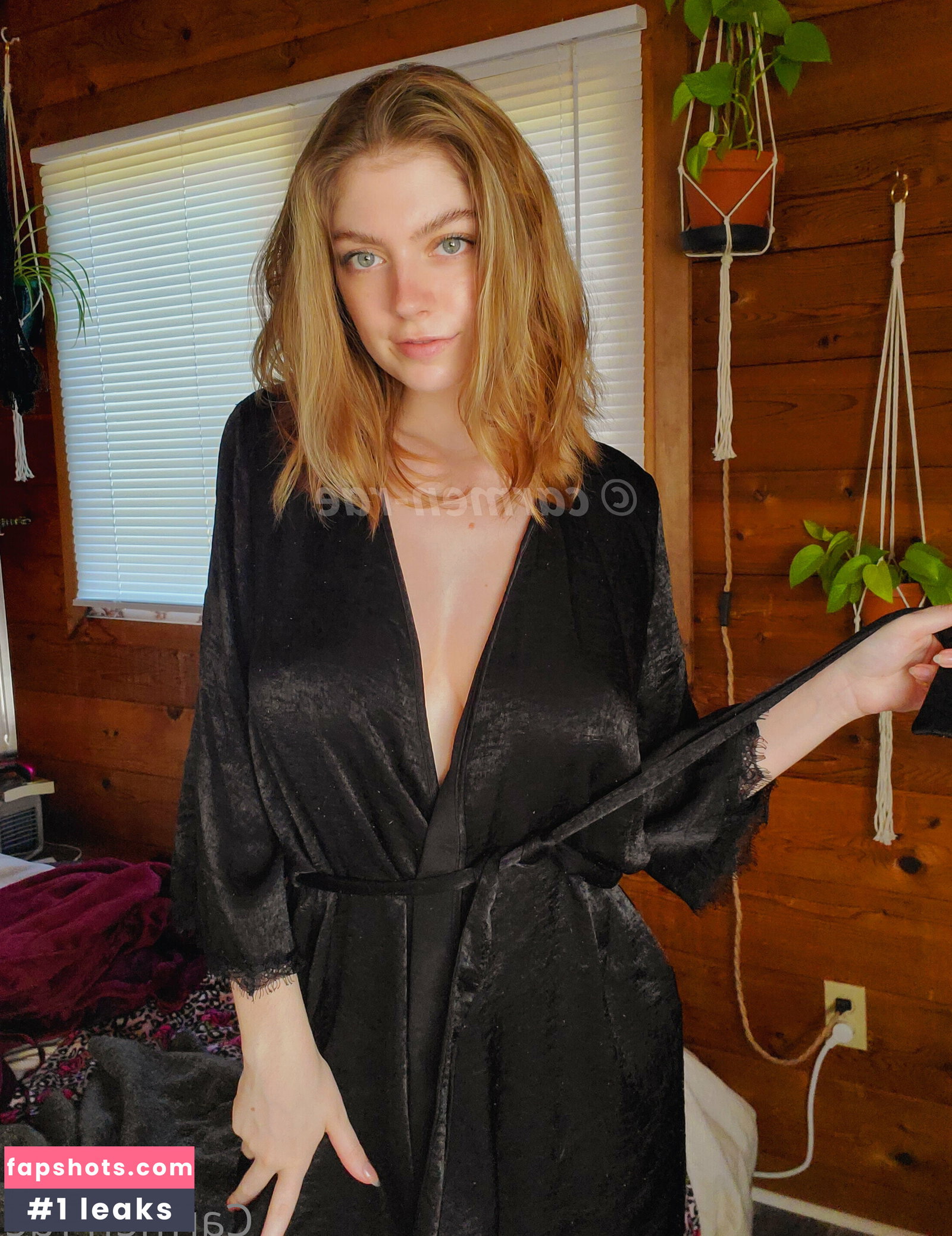 Carmen-Rae gallery photo #7960
