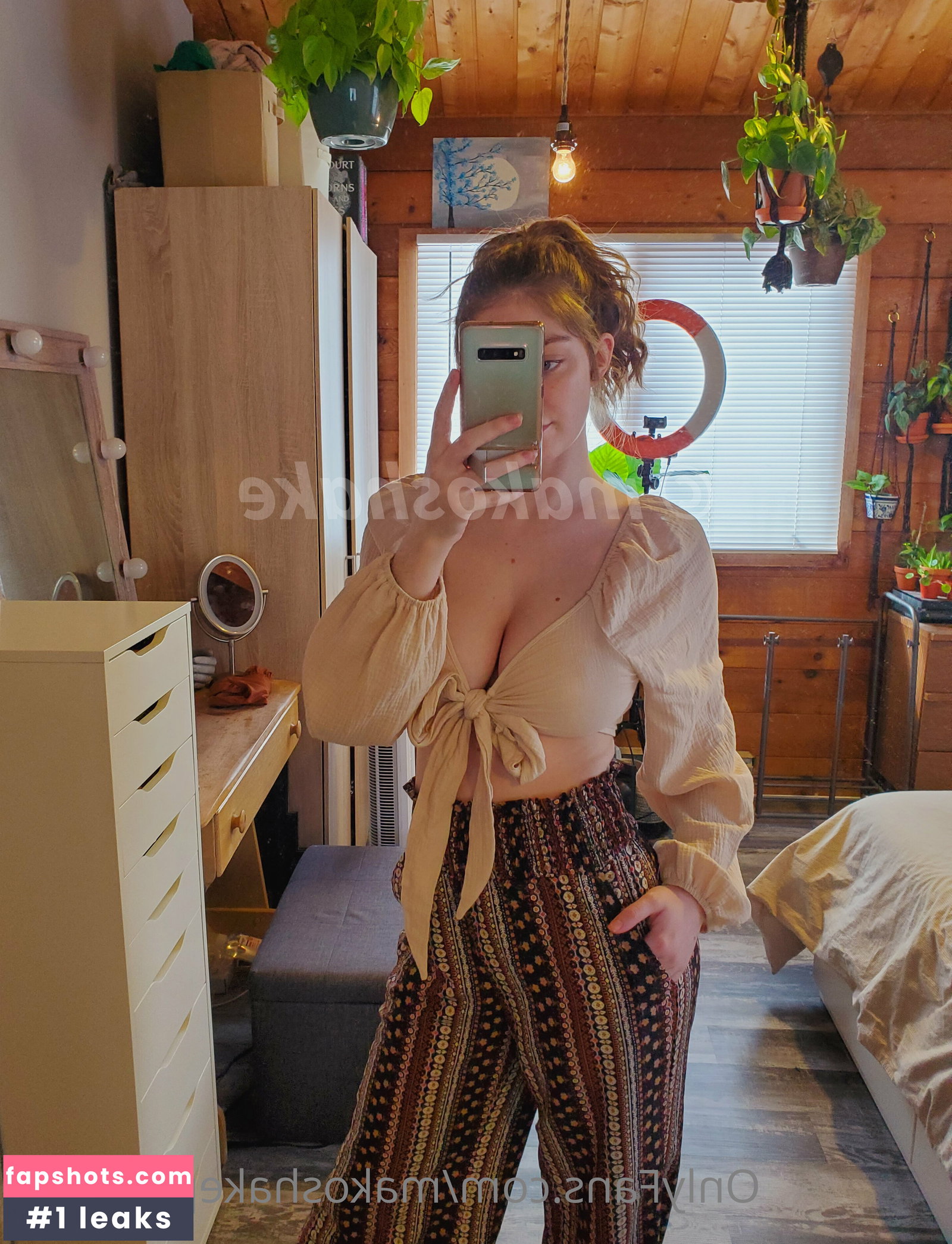 Carmen-Rae gallery photo #492