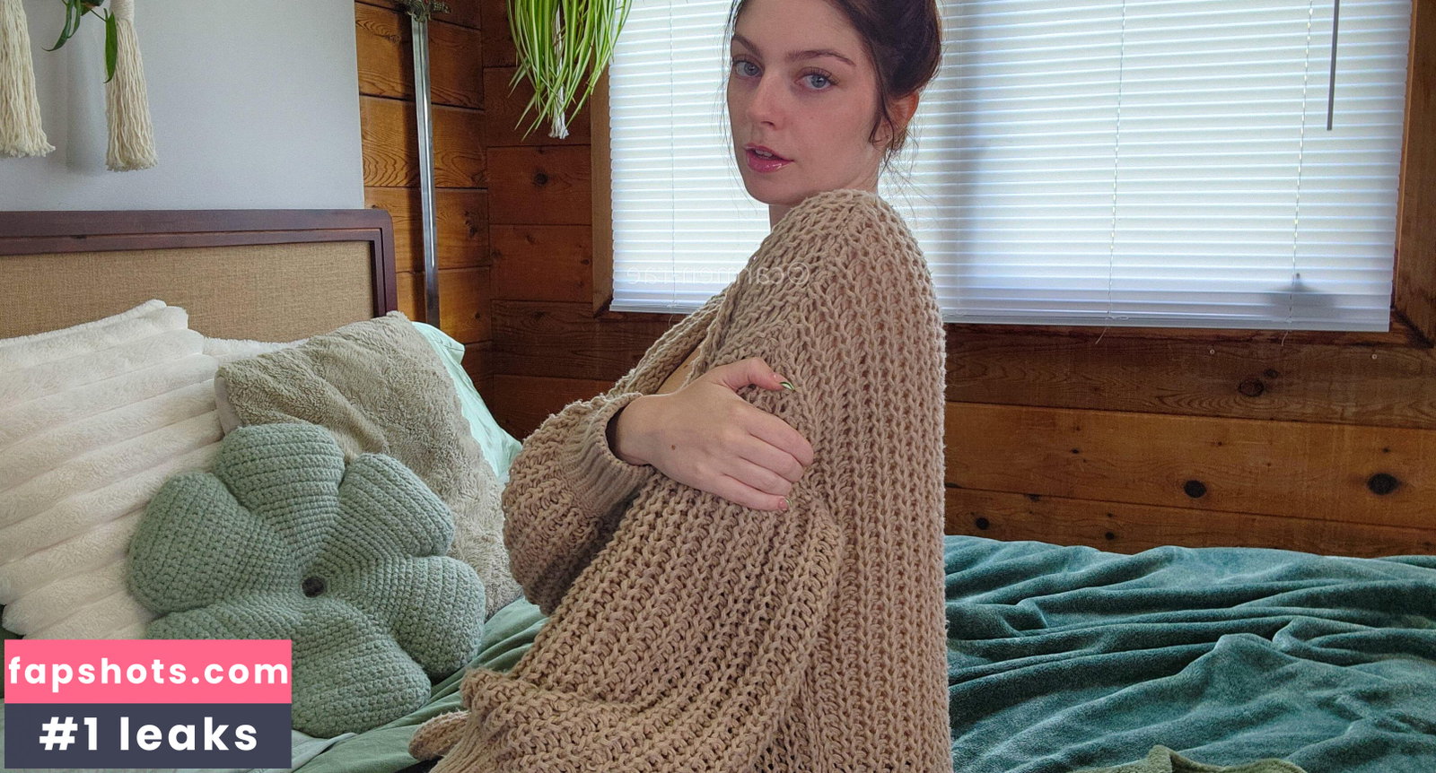 Carmen-Rae gallery photo #1234