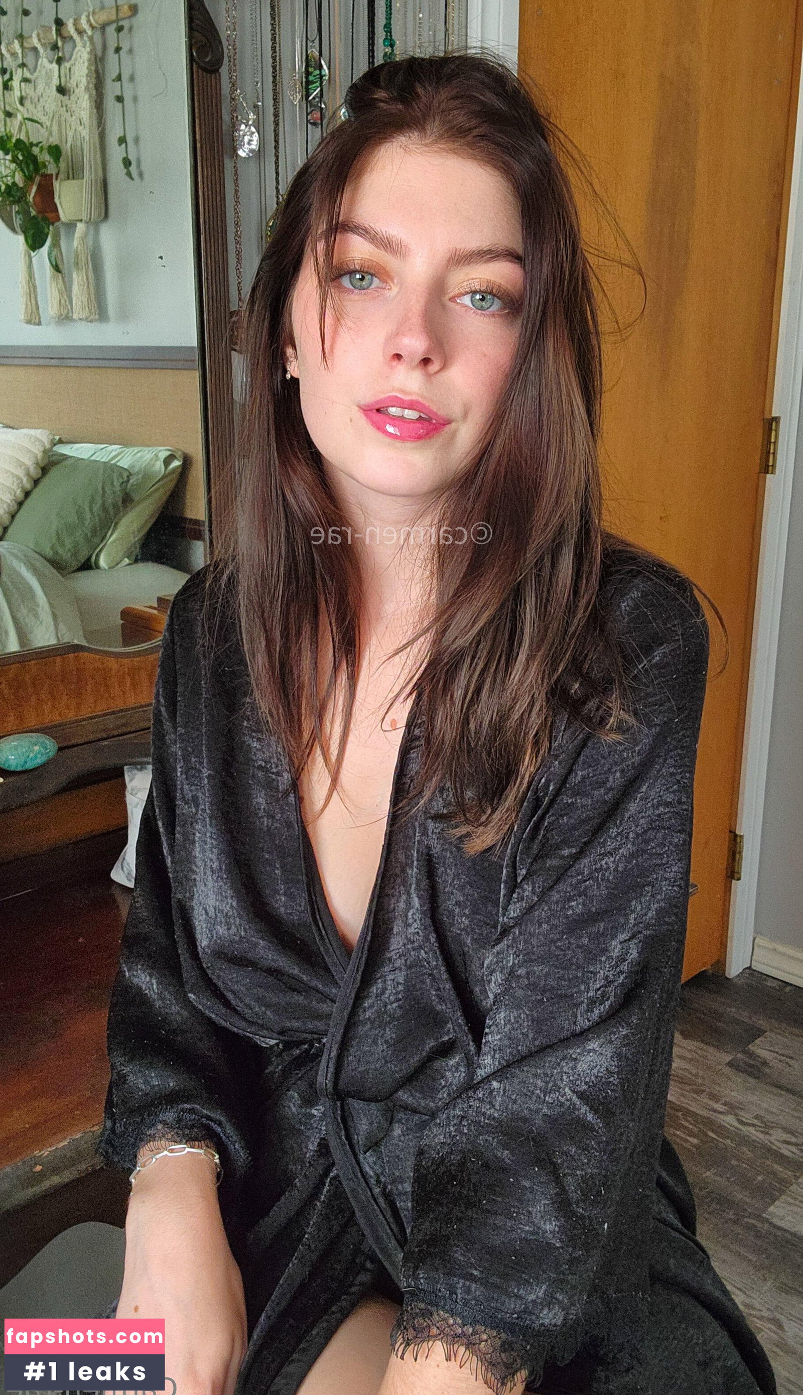 Carmen-Rae gallery photo #5114