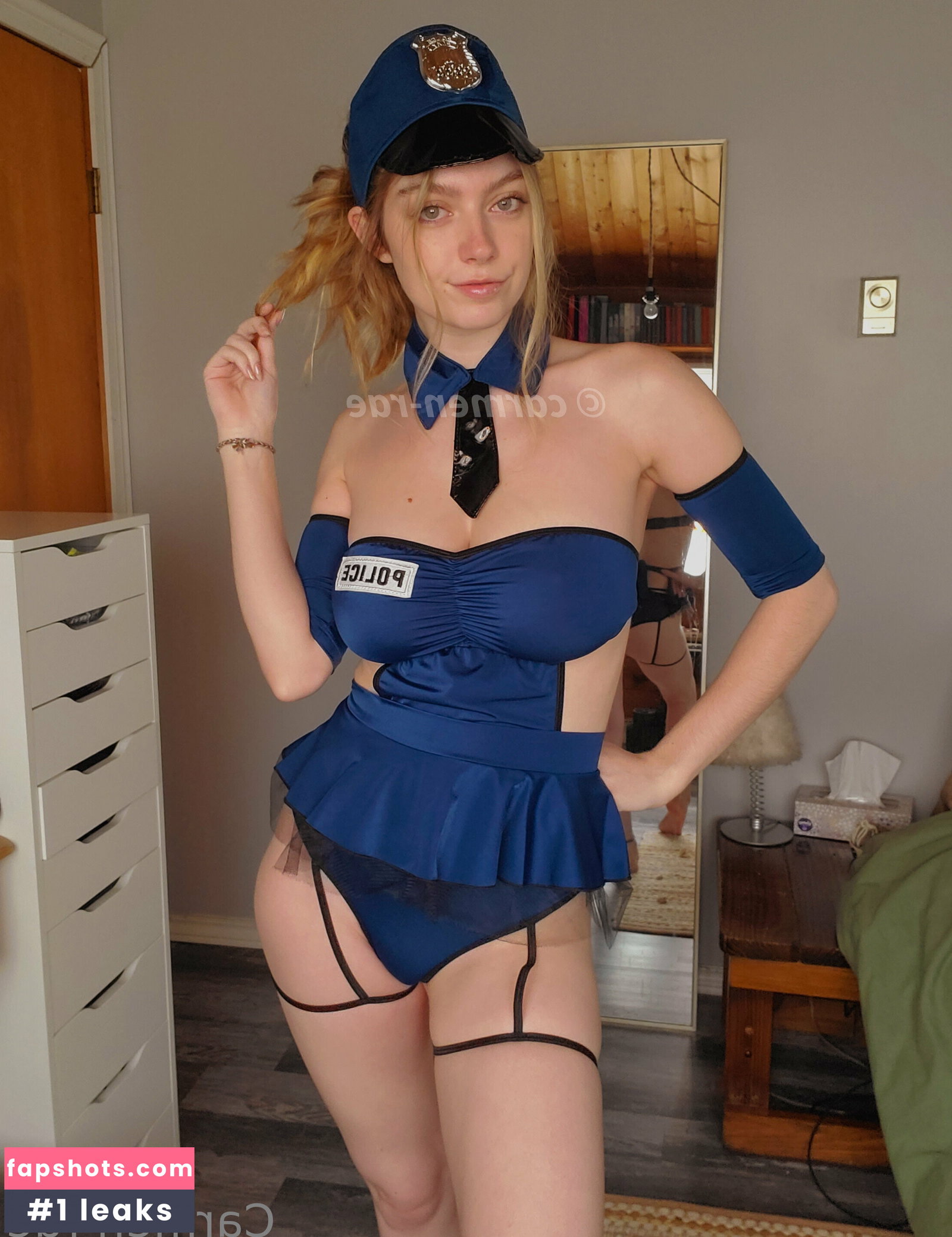 Carmen-Rae gallery photo #4444
