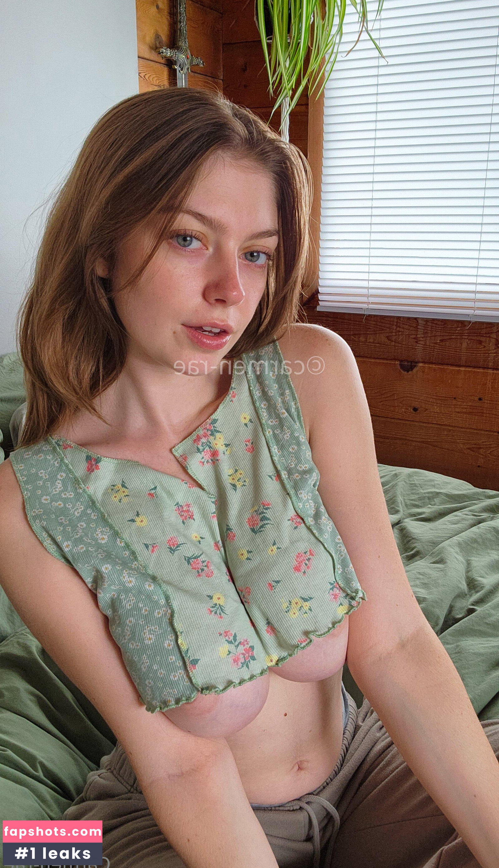 Carmen-Rae gallery photo #4274