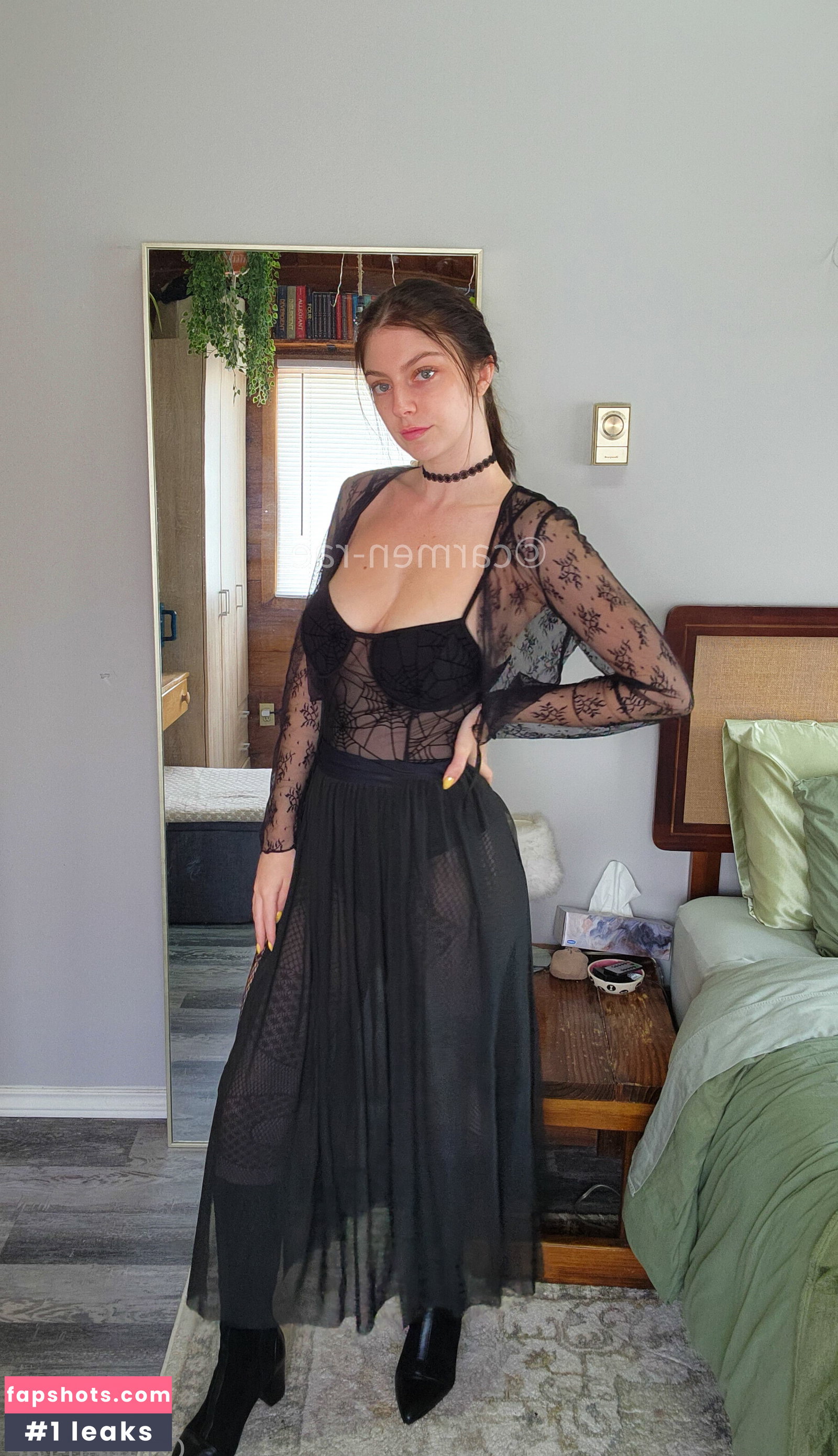 Carmen-Rae gallery photo #1518