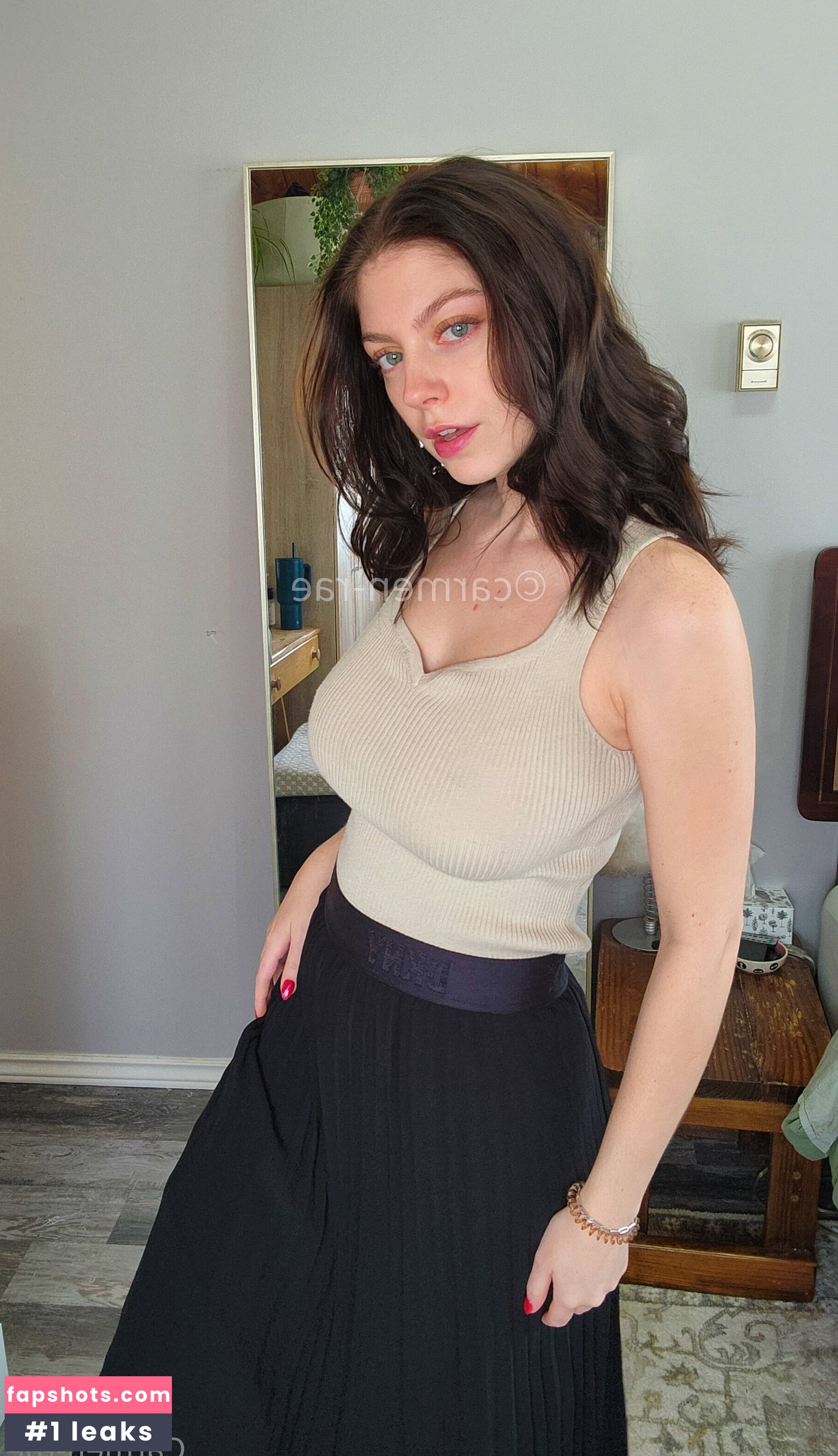 Carmen-Rae gallery photo #10051