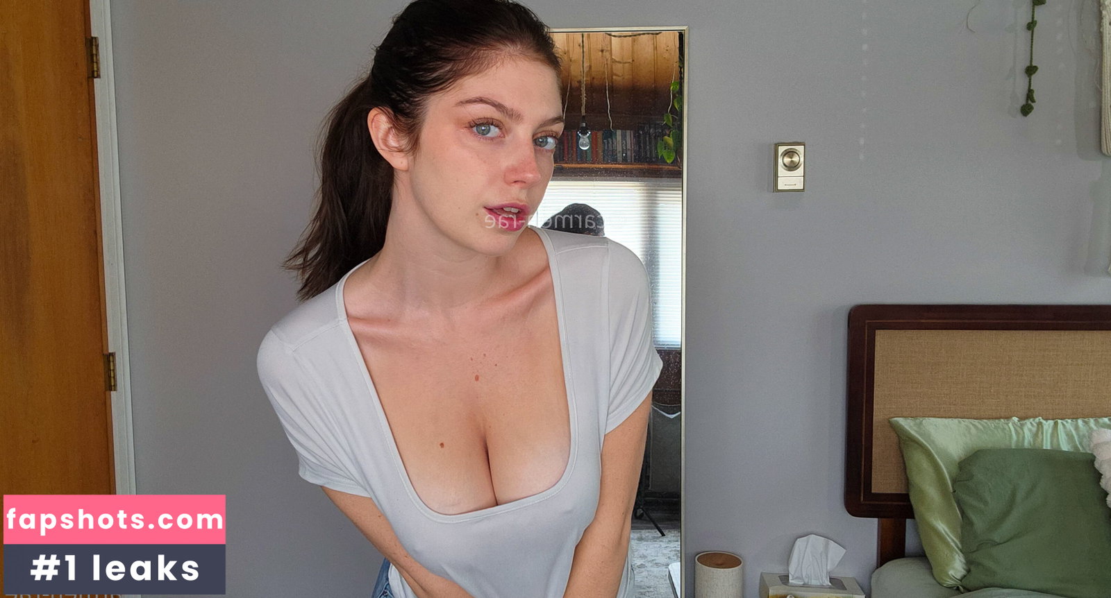 Carmen-Rae gallery photo #9399