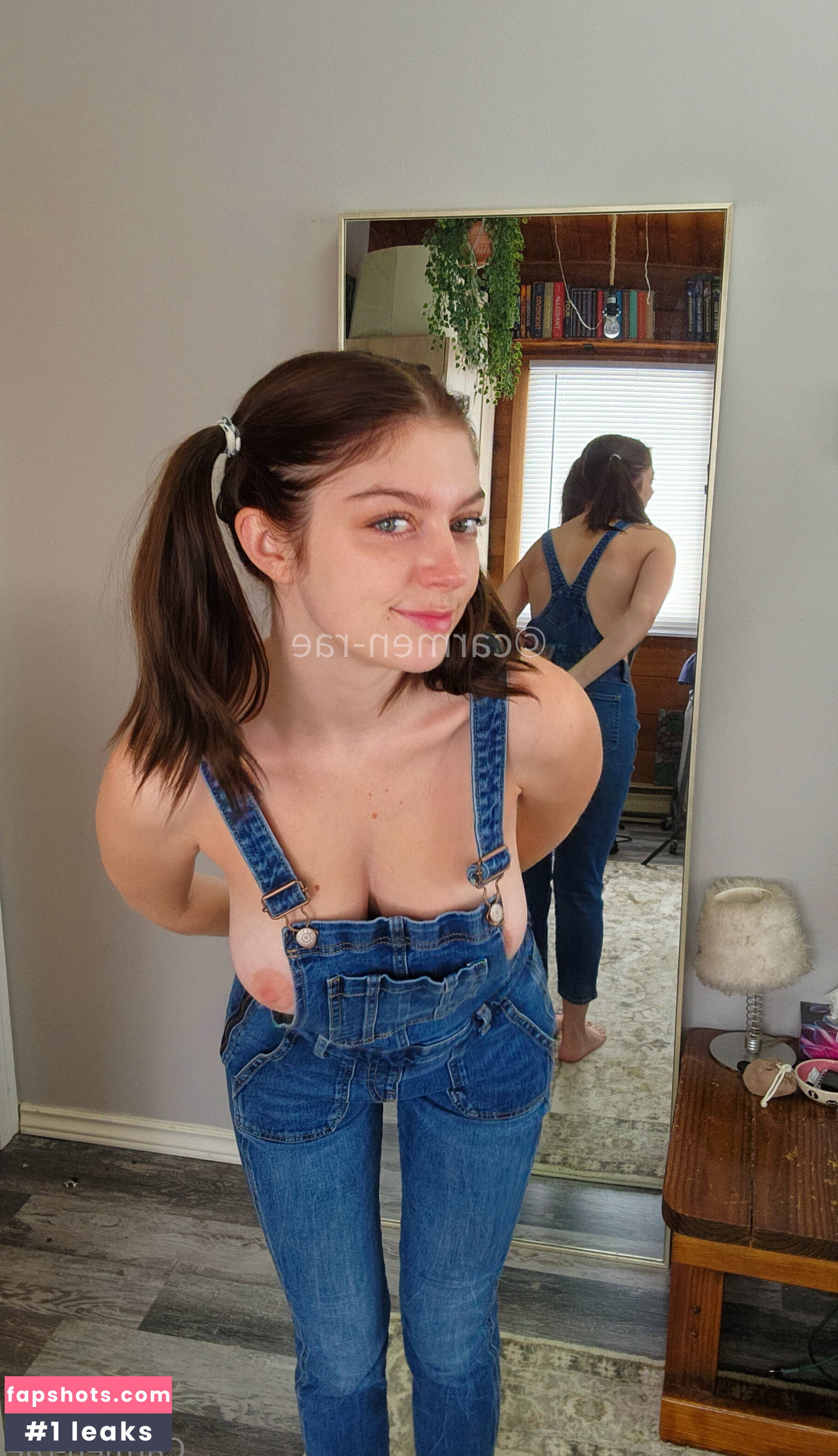 Carmen-Rae gallery photo #3622