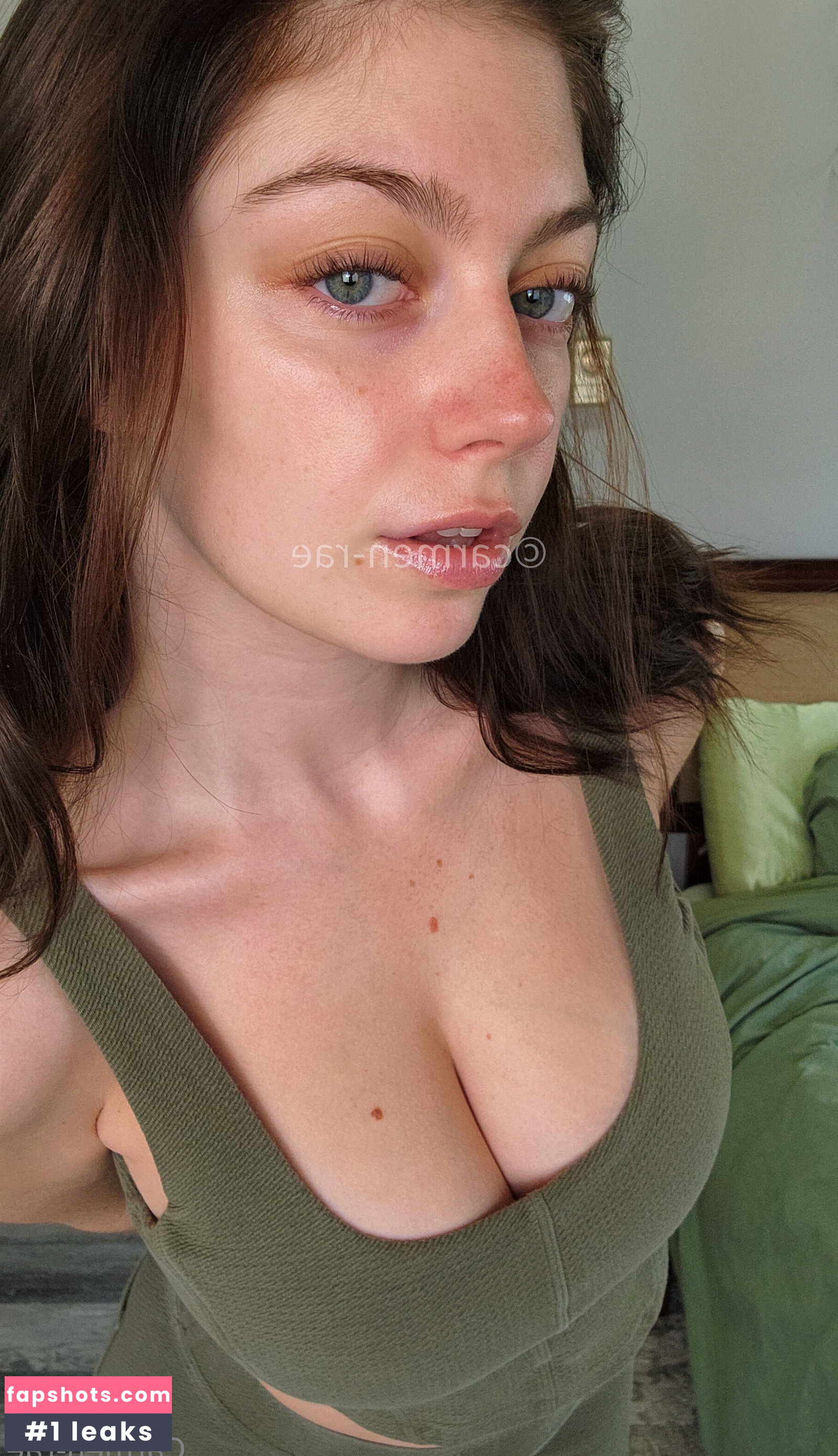 Carmen-Rae gallery photo #2644