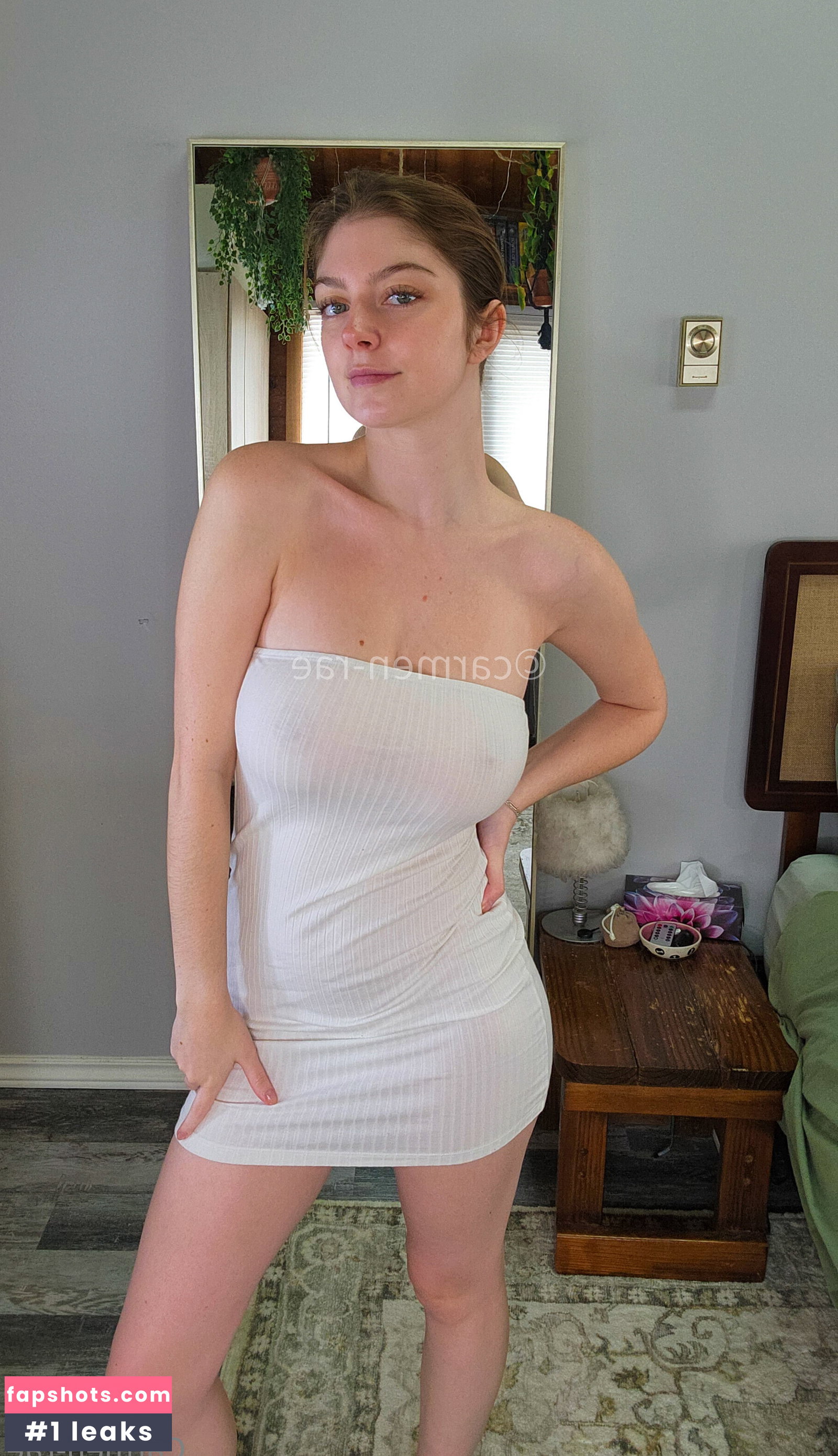 Carmen-Rae gallery photo #1073