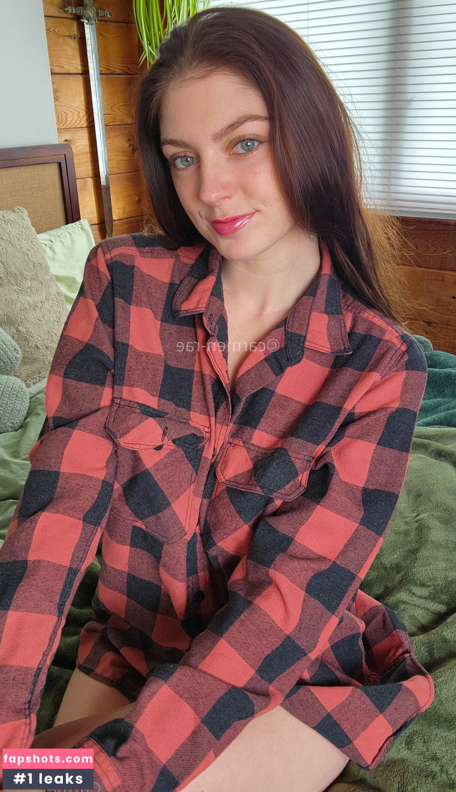 Carmen-Rae gallery photo #10032