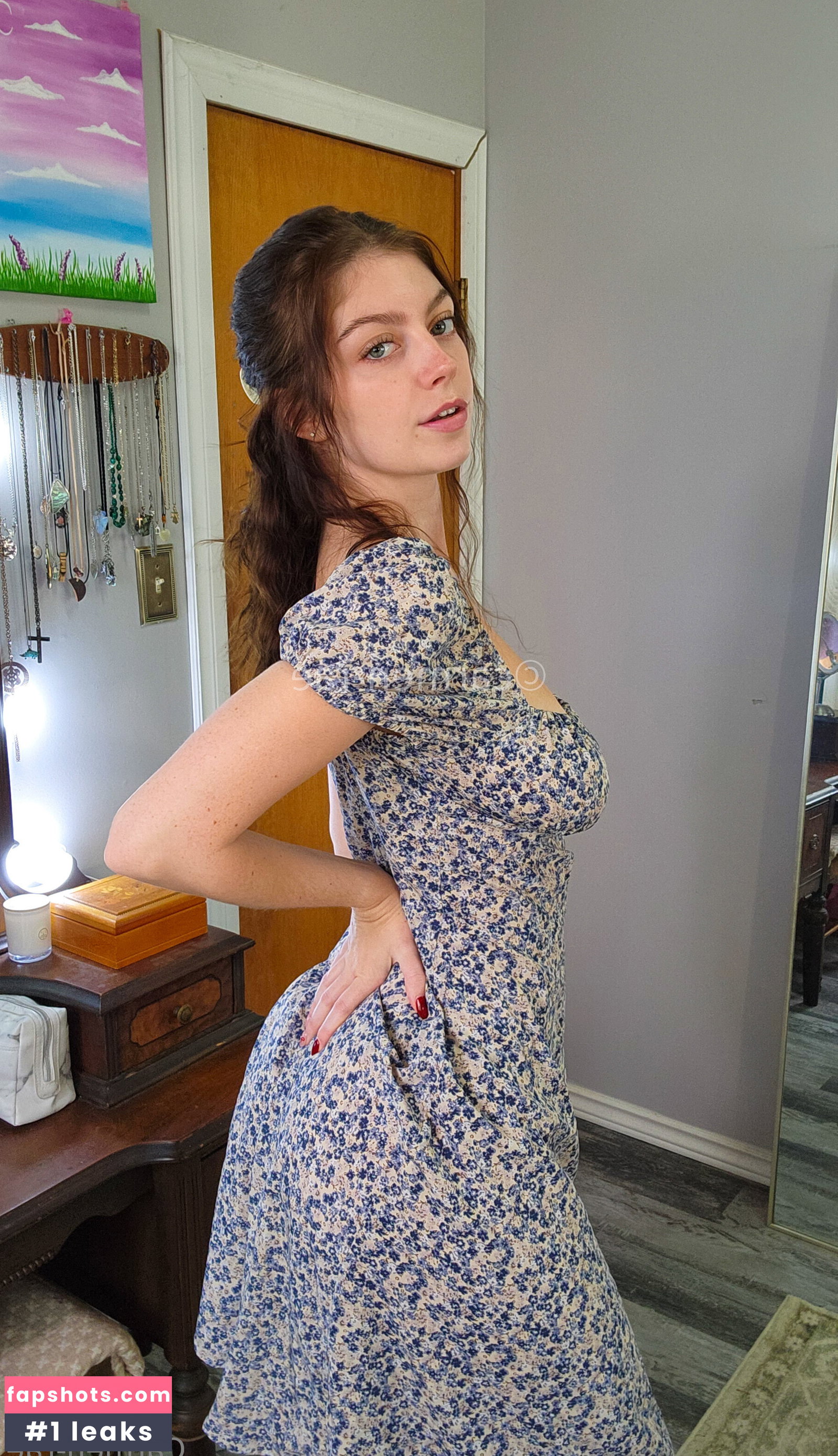 Carmen-Rae gallery photo #3097