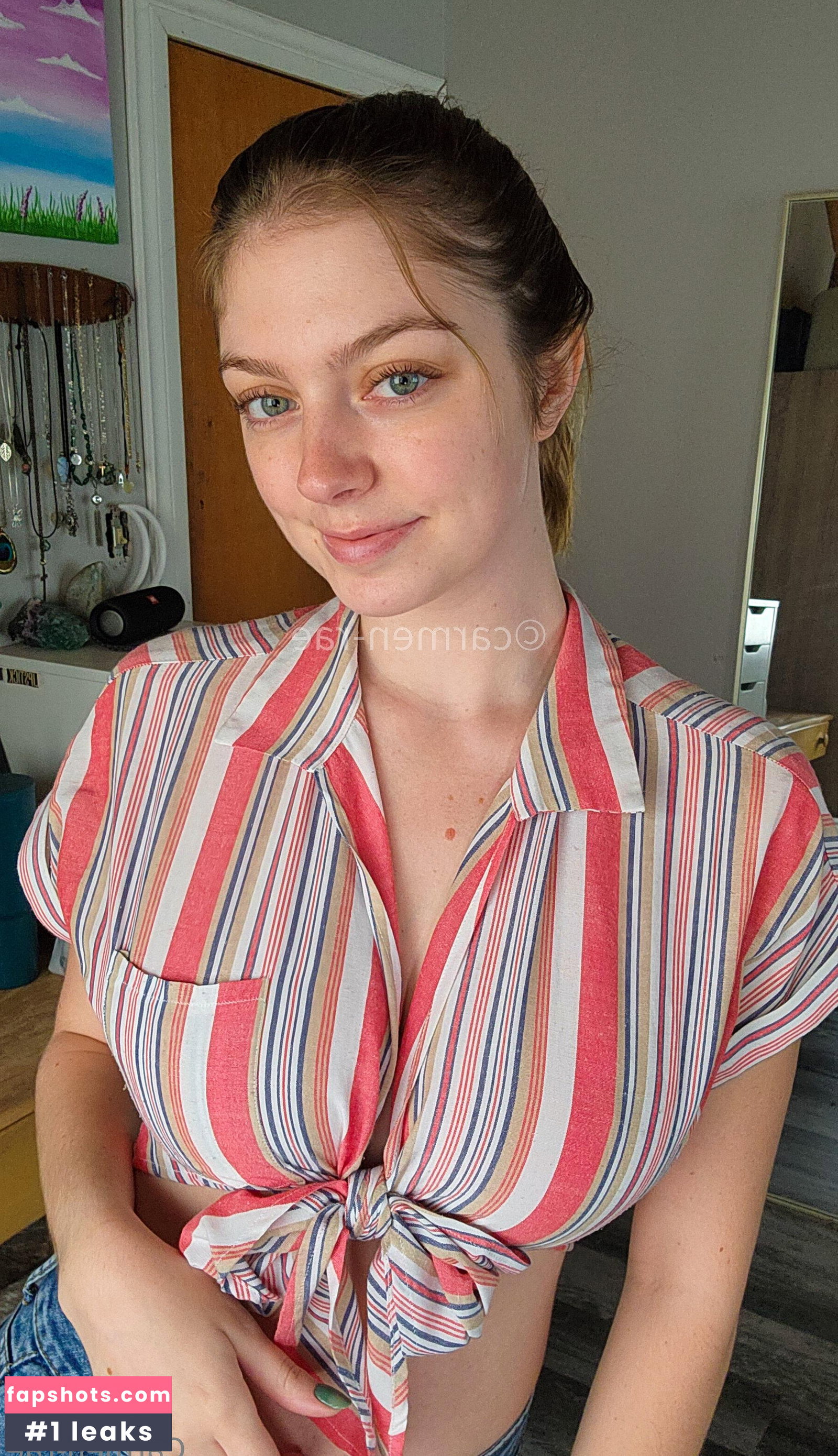 Carmen-Rae gallery photo #6215